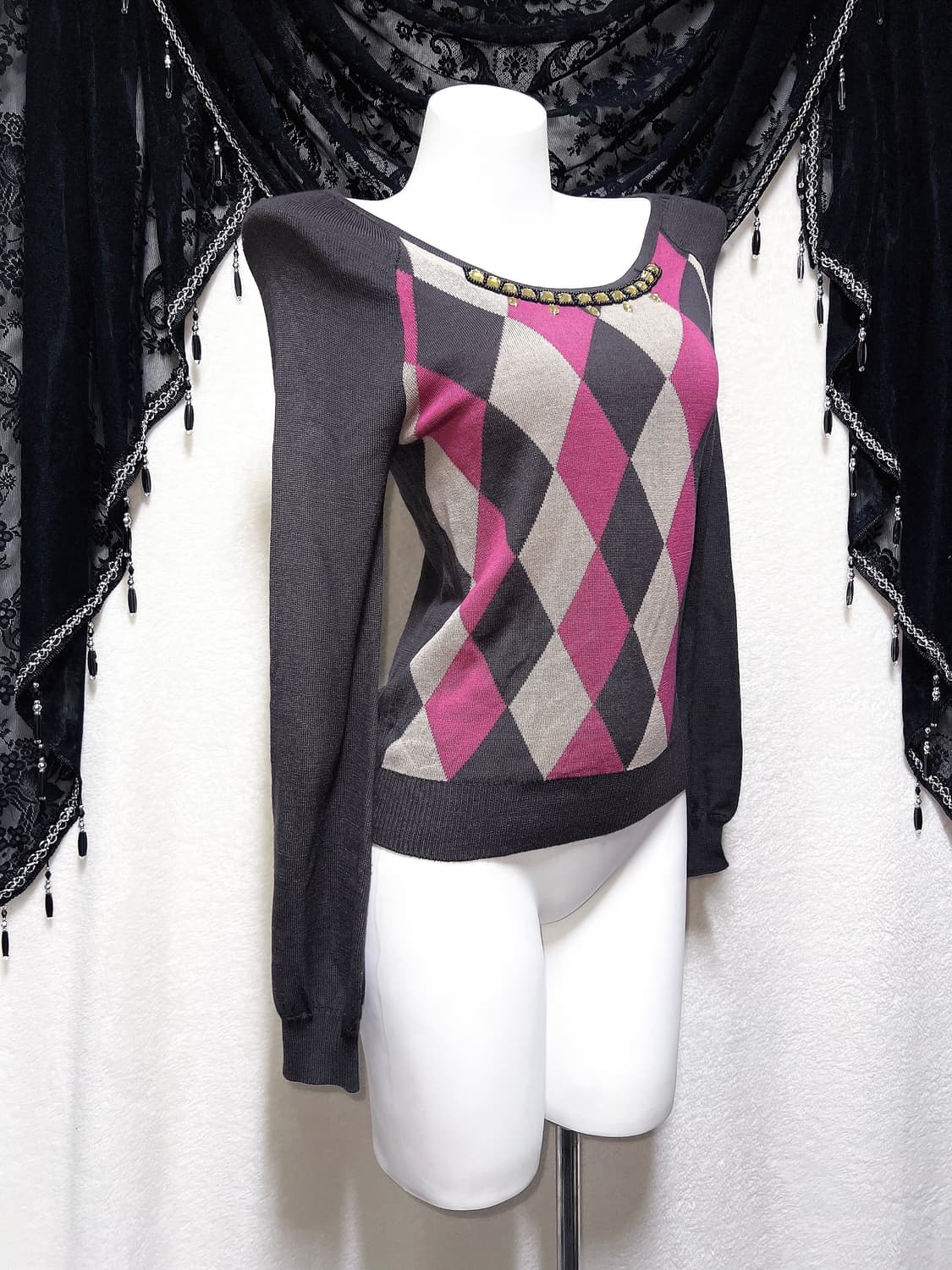 로맨틱갸루 큐빅비즈 아가일 체크 니트 로걀탑 라떼 너드 핀터 프레피 상품이미지2