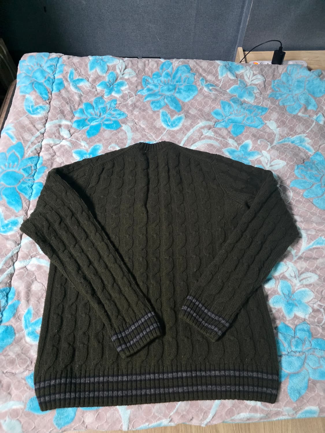 자노네 니트 판매합니다 상품이미지2