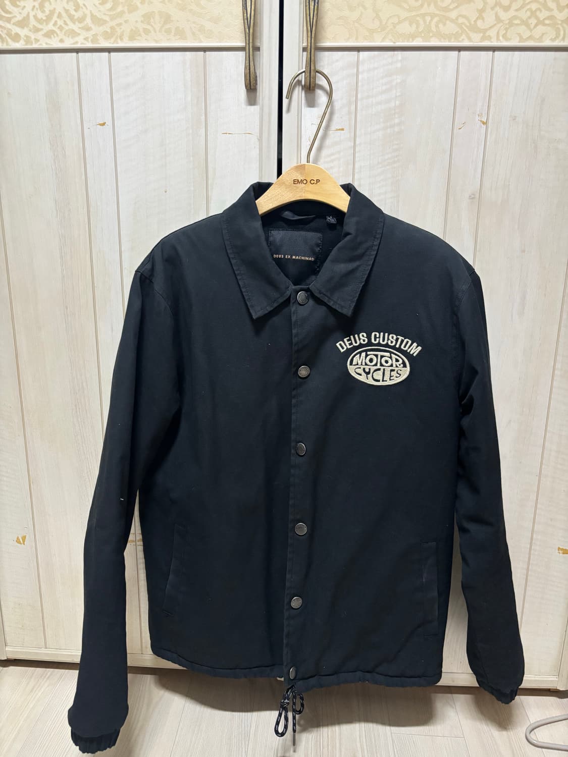 데우스 엑스 마키나 블랙 코치 자켓 상품이미지1