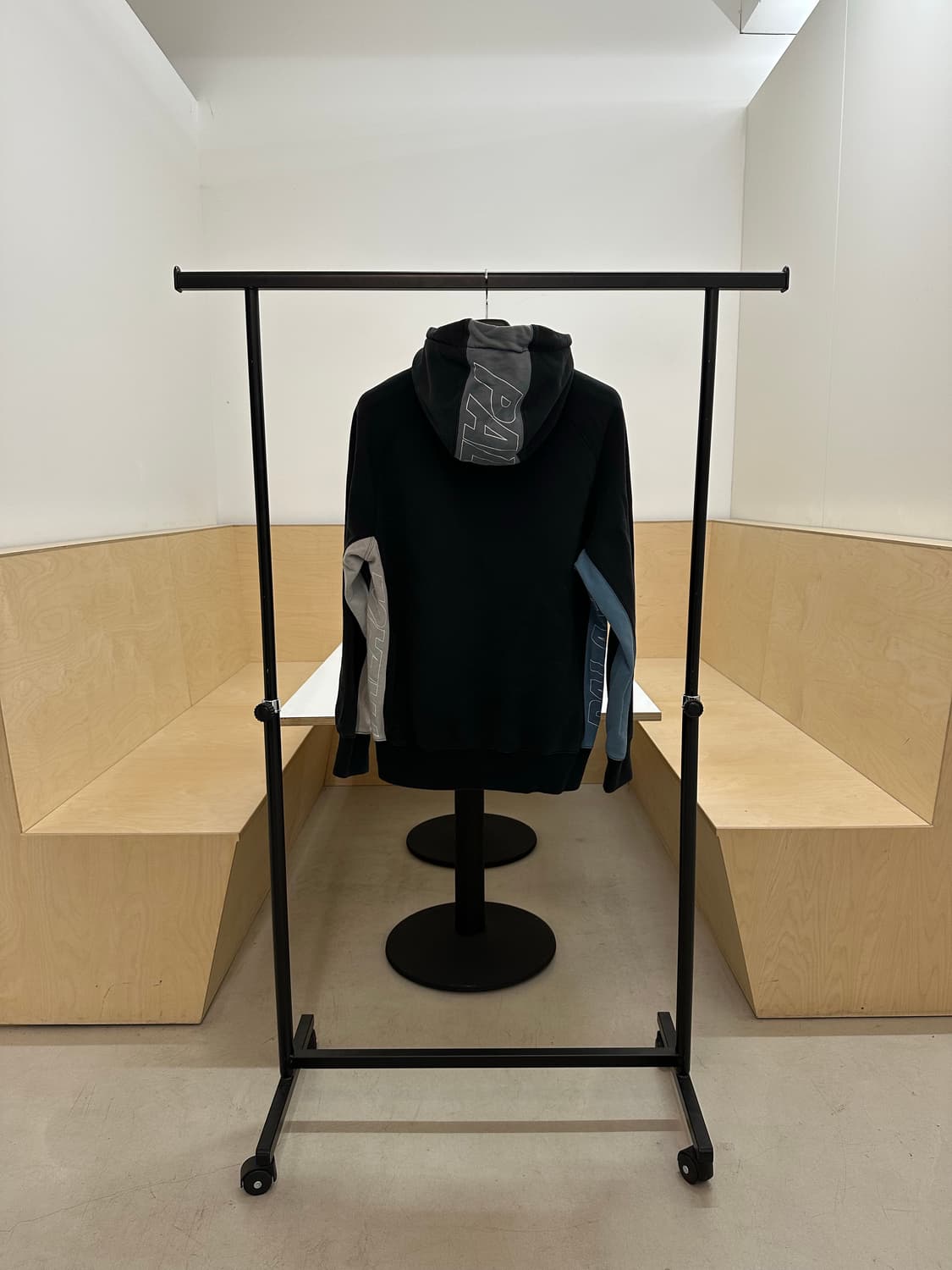 [L]팔라스(PALACE) 배색 후드티 네이비 상품이미지2