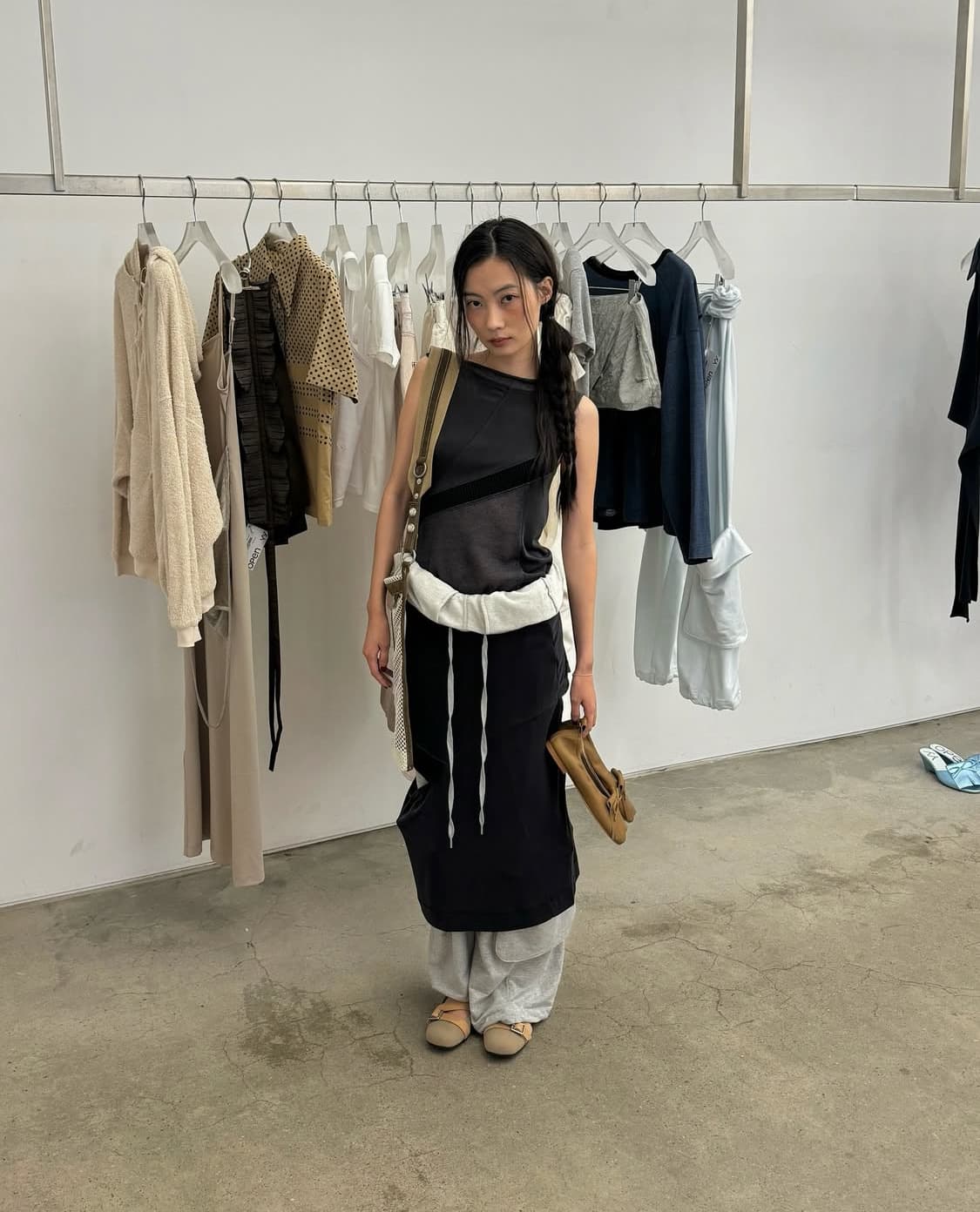 PANEL CUTOUT SKIRT, CHARCOAL 상품이미지3