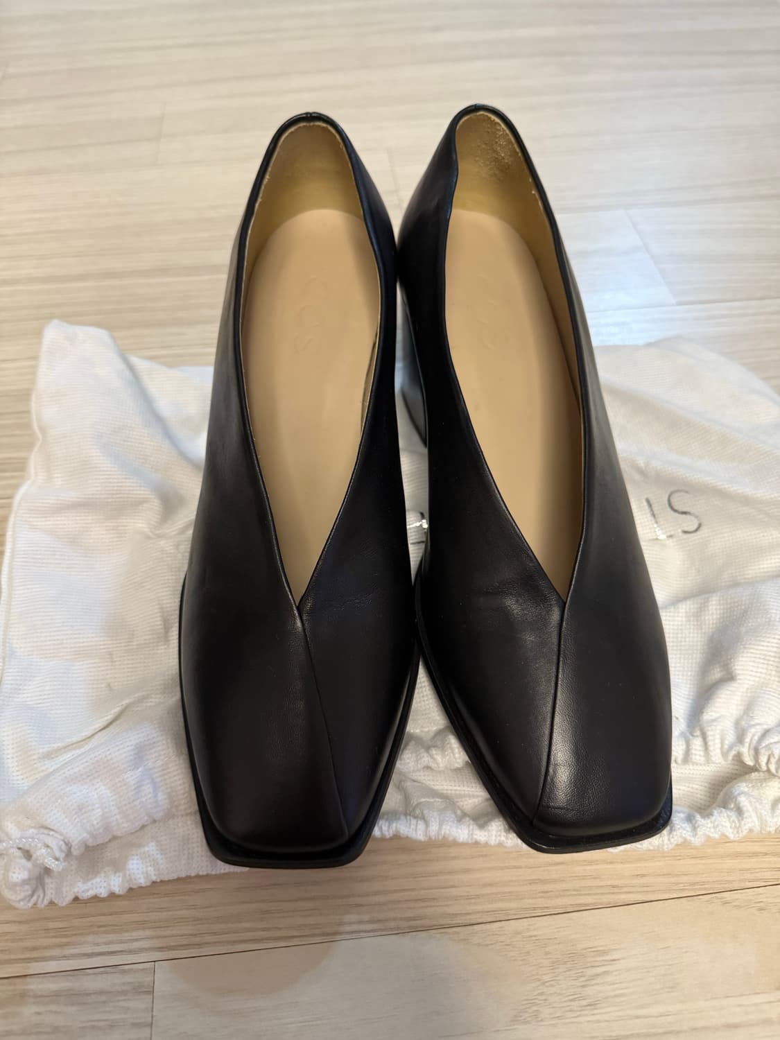 COS 스퀘어토 블랙펌프스 상품이미지1