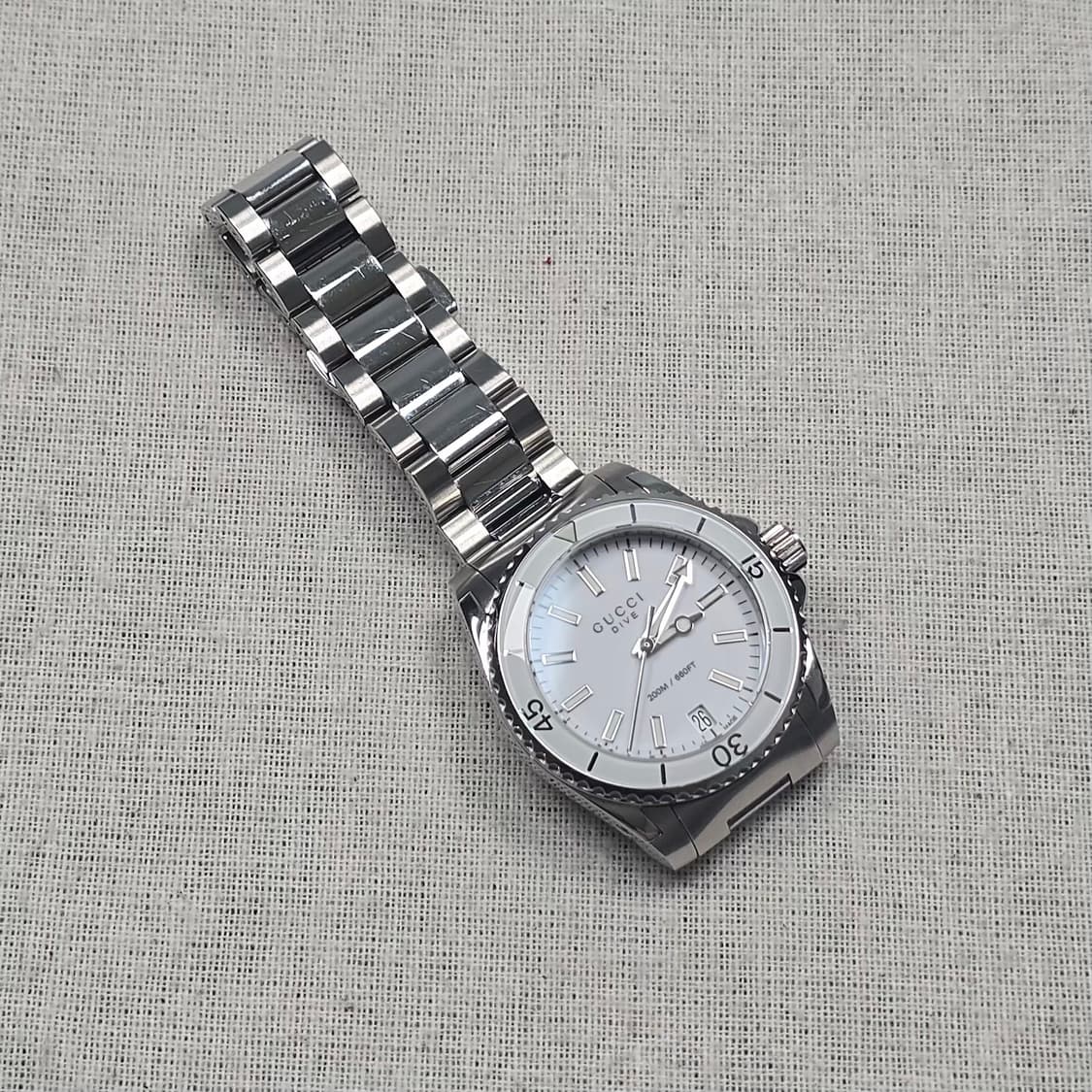 구찌 화이트 스틸 쿼츠 DIVE 다이브 여성 시계 상품이미지6