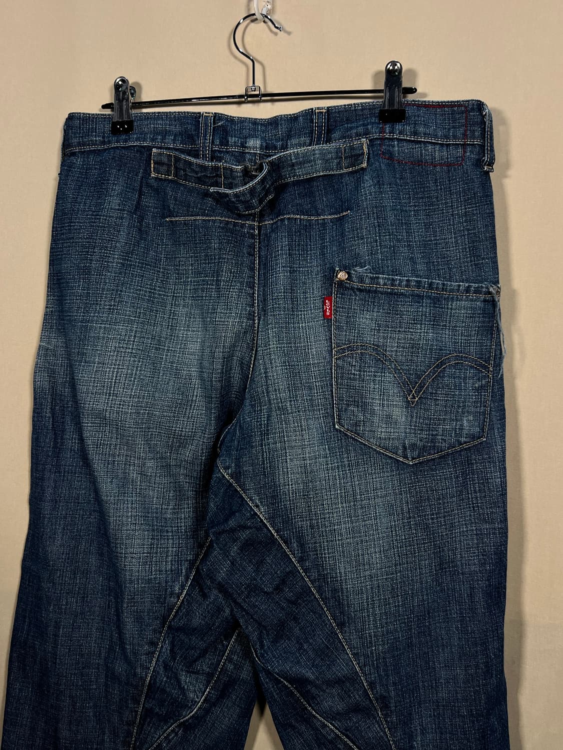 리바이스 엔지니어드 신치백 컷아웃 팬츠 처분  상품이미지1