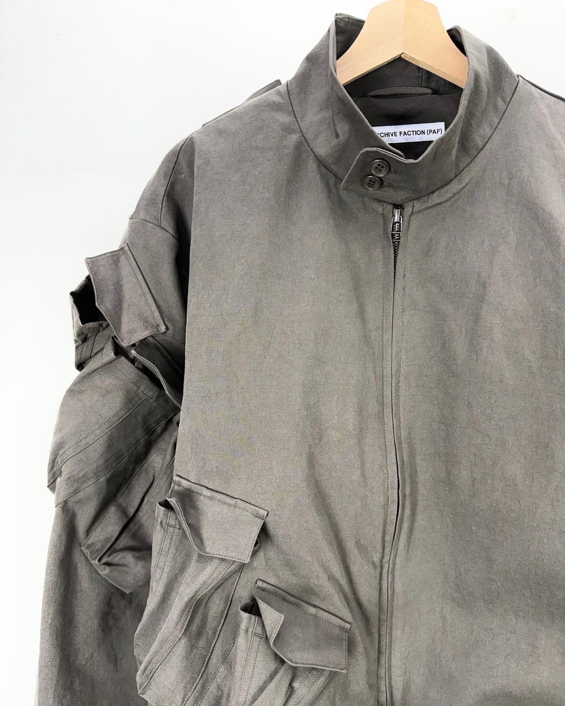 포스트아카이브팩션 8.0+ 컬렉션 밀리터리 쿼트 포켓 아미 봄버 자켓 상품이미지2