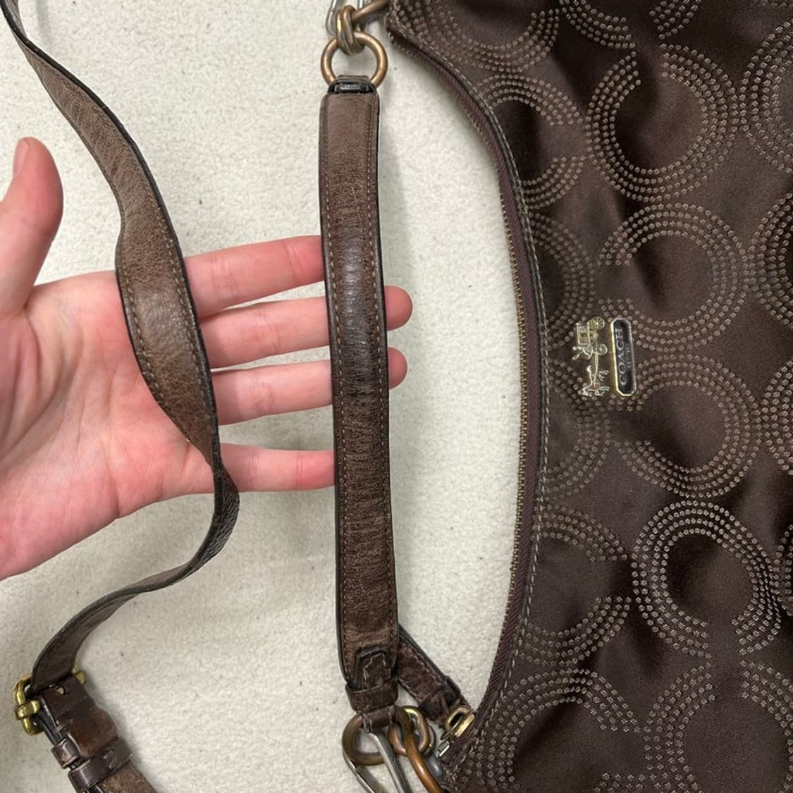 코치 숄더맨 크로스 호보백 상품이미지3