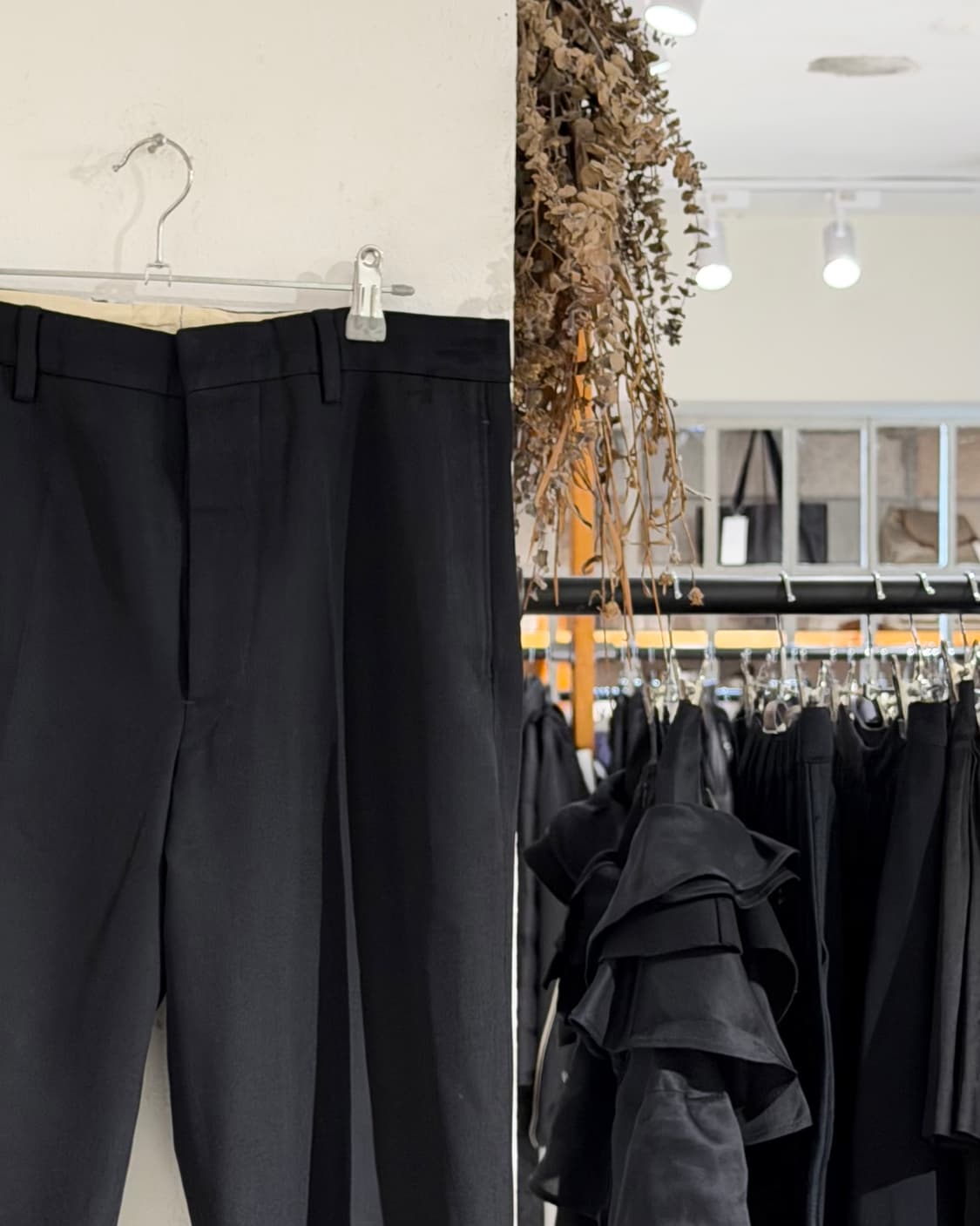 르메르 블랙 버튼 스트레이트 슬랙스  상품이미지4