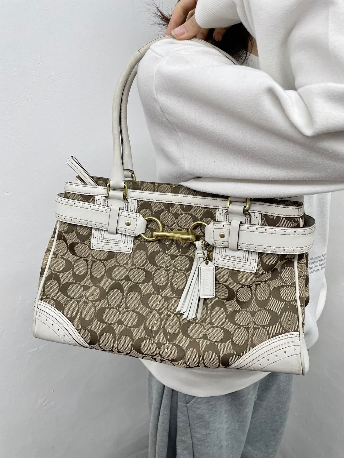 코치 자카드 버클 숄더백  상품이미지5