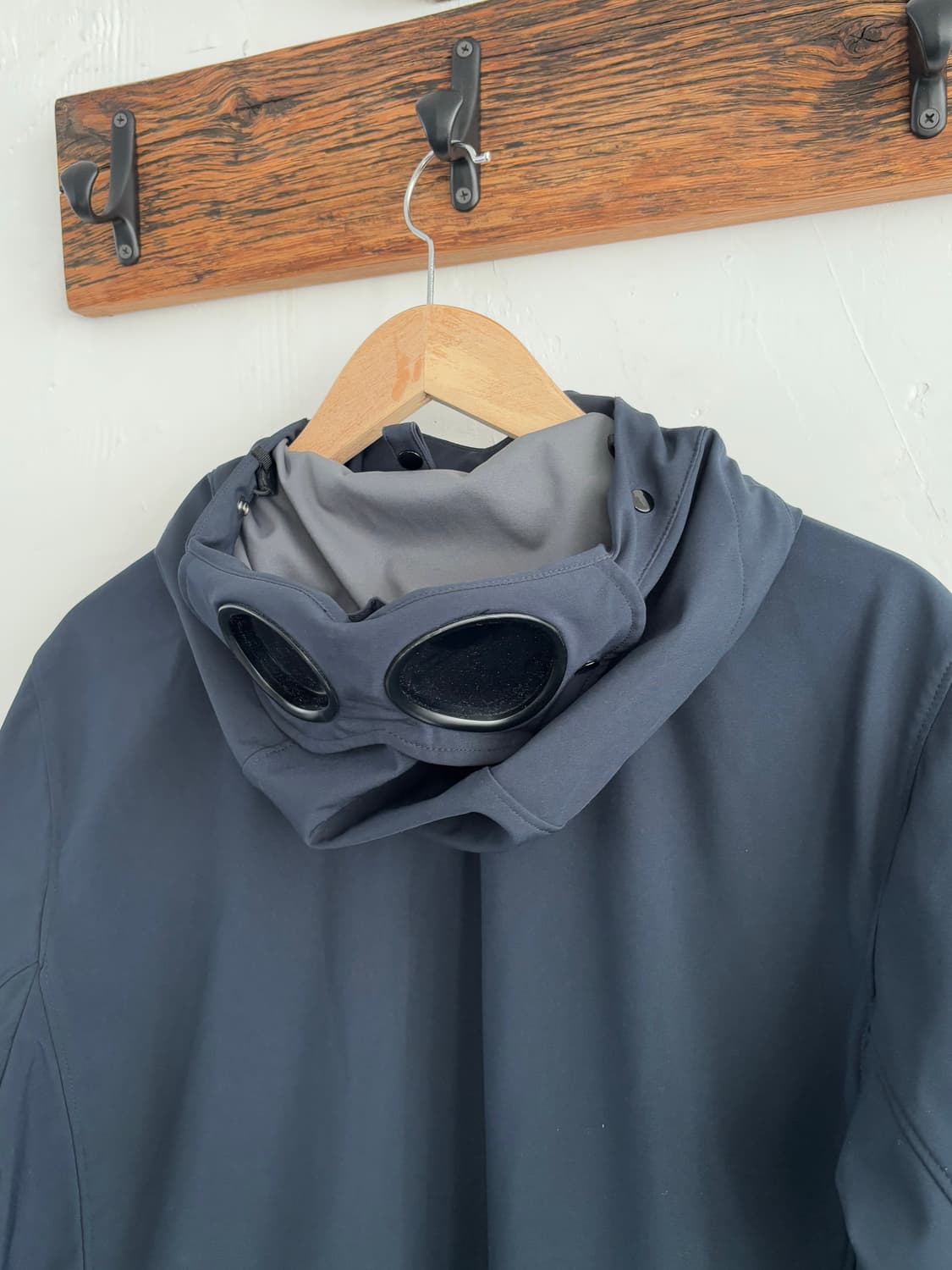 CP 컴퍼니 네이비 소프트쉘 고글 후드 자켓 상품이미지10