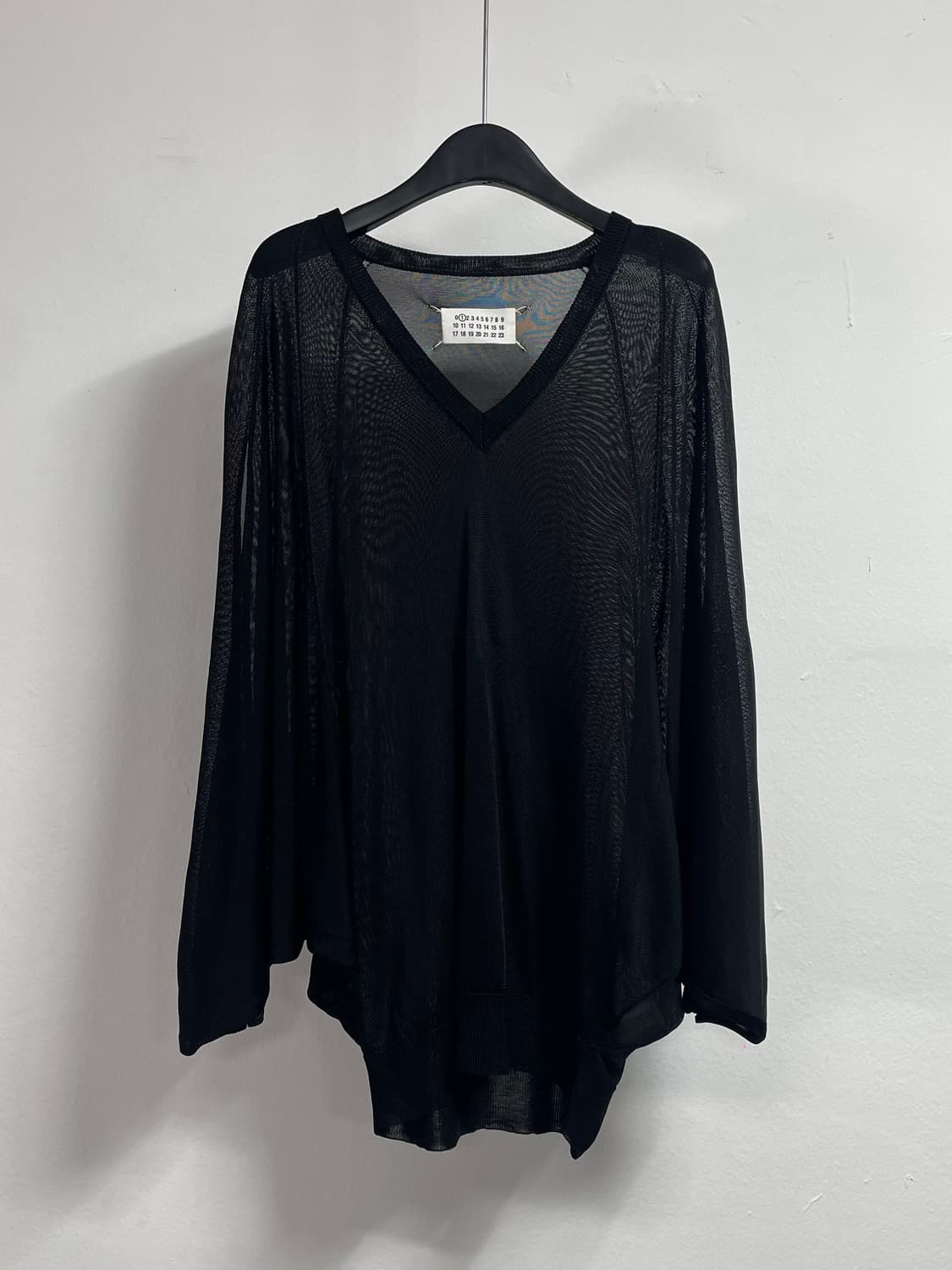 메종 마르지엘라 우먼스 매쉬 브이넥 니트 (on.520) 상품이미지1