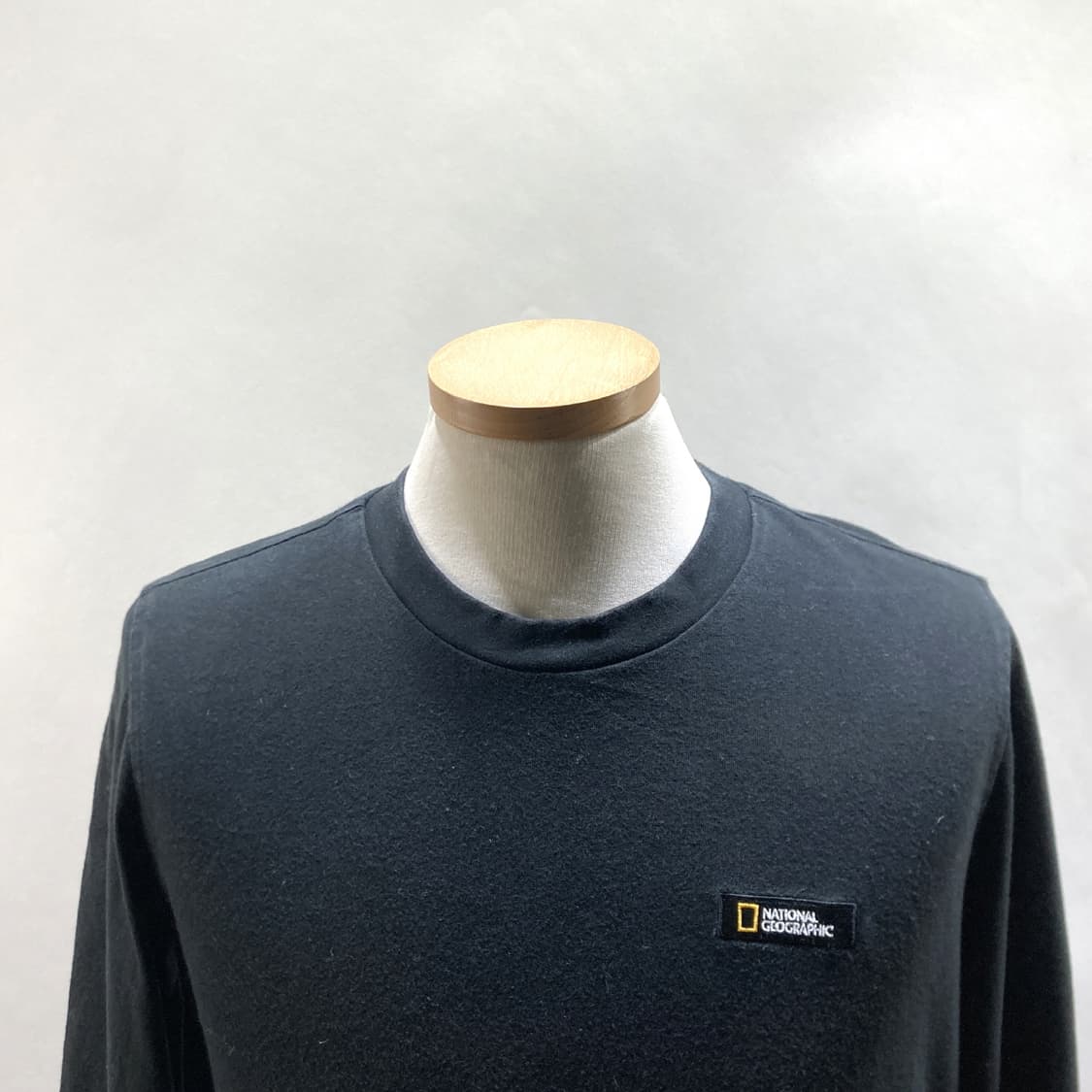 내셔널지오그래픽 남성라운드긴팔티 블랙 S 상품이미지2