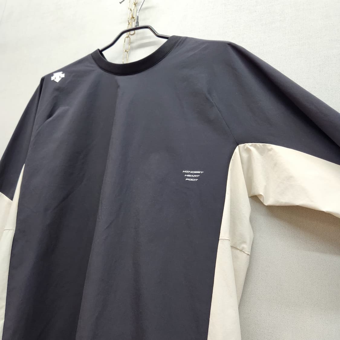 데상트 로고 스트링 나일론 웜업 바람막이 L(XL) 상품이미지3