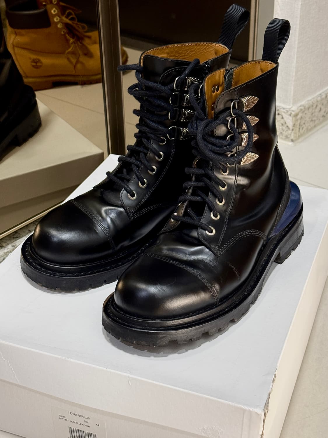 TOGA VIRILIS 블랙 그래픽 하드웨어 부츠 상품이미지2