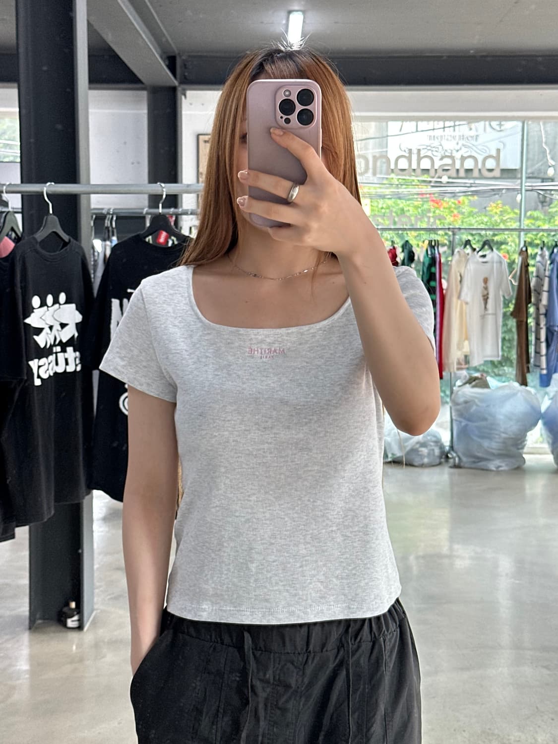 마리떼프랑소와저버 핑크자수 스퀘어넥 반팔티 상품이미지2
