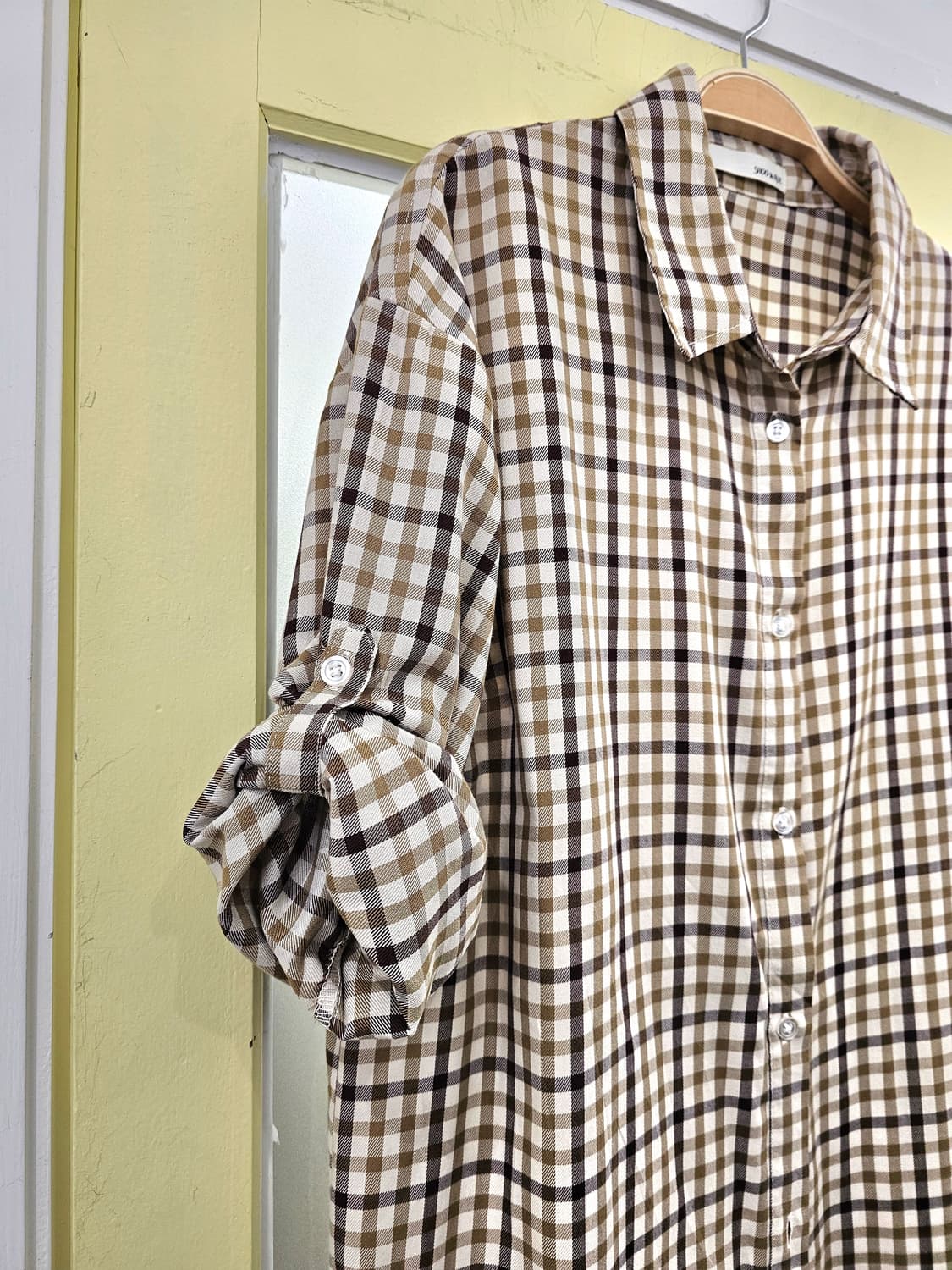 Shoo La  베이지 깅엄체크 롱셔츠 상품이미지5