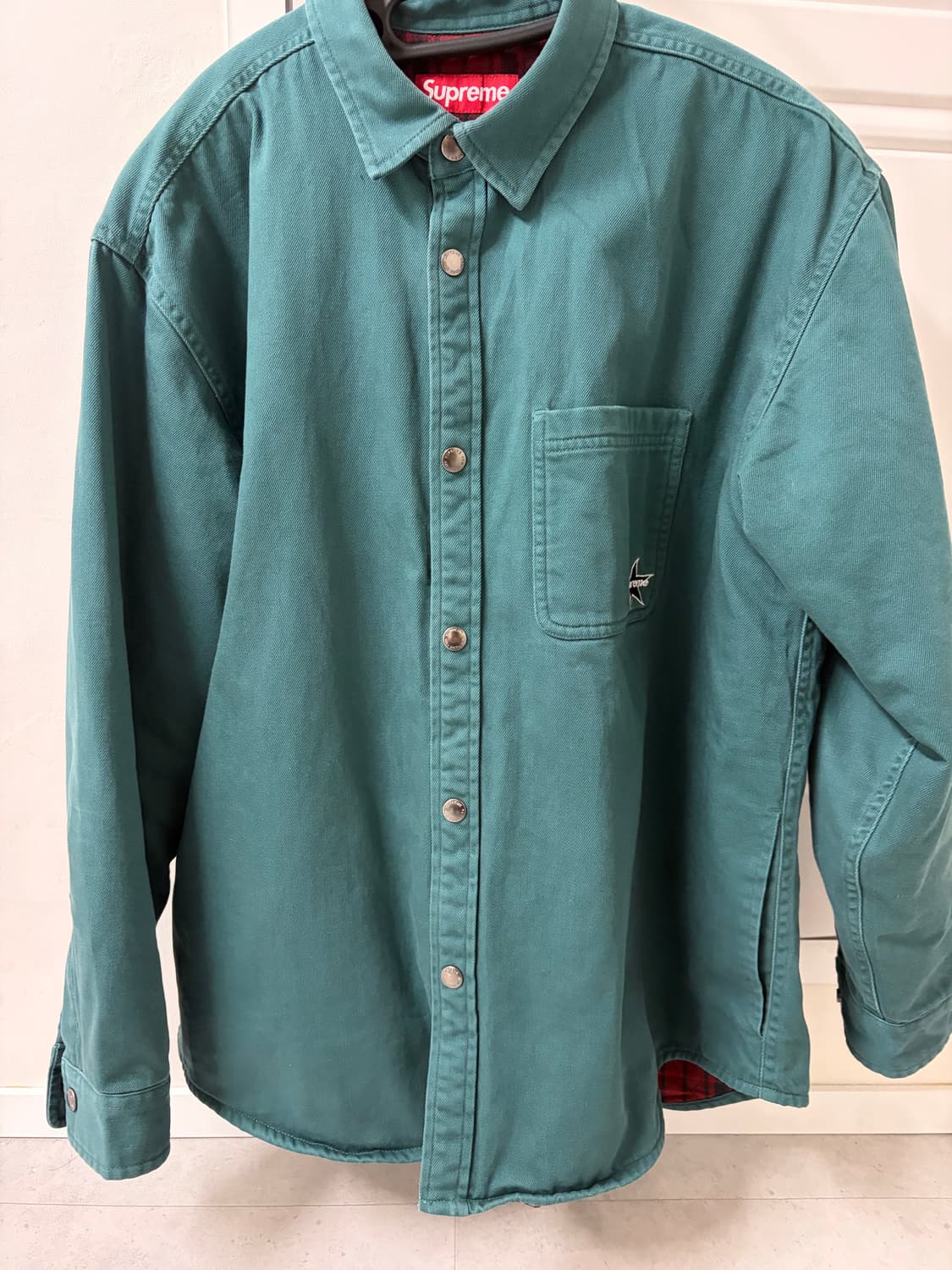 슈프림 퀼티드 라인드 데님 스냅 셔츠 더스티 틸 - 25FW 상품이미지1