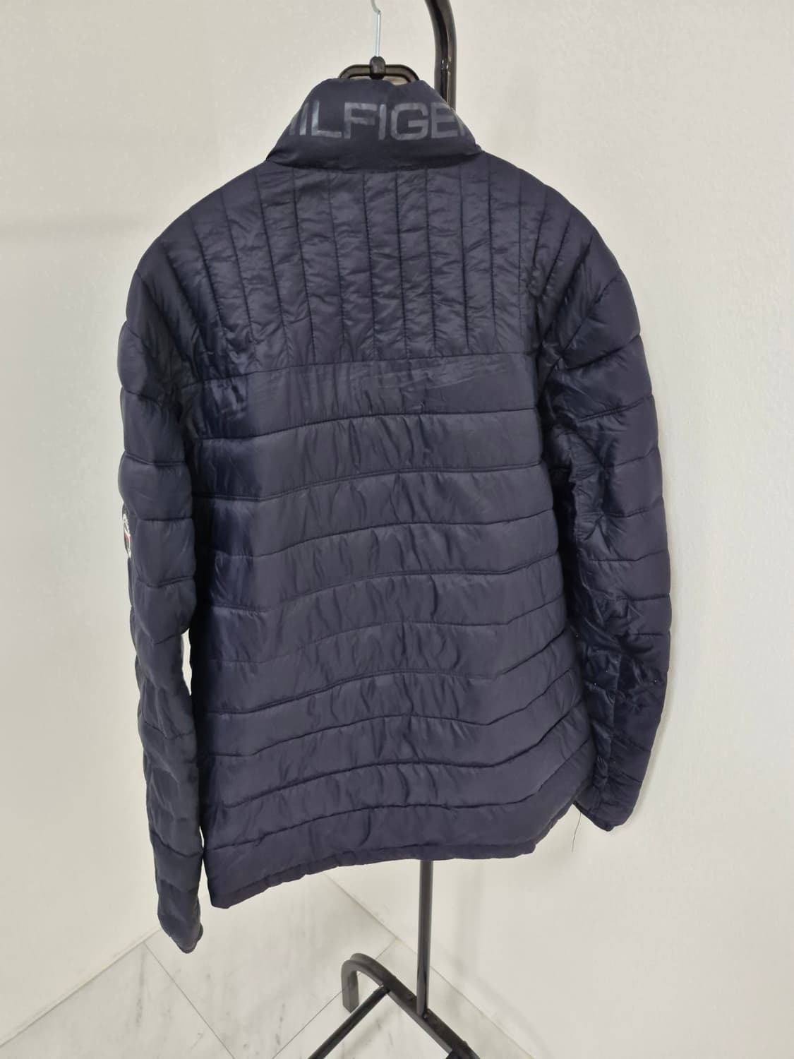 타미힐피거 정품 오리털 경량패딩 M사이즈 실사이즈 100 팝니다
 상품이미지2