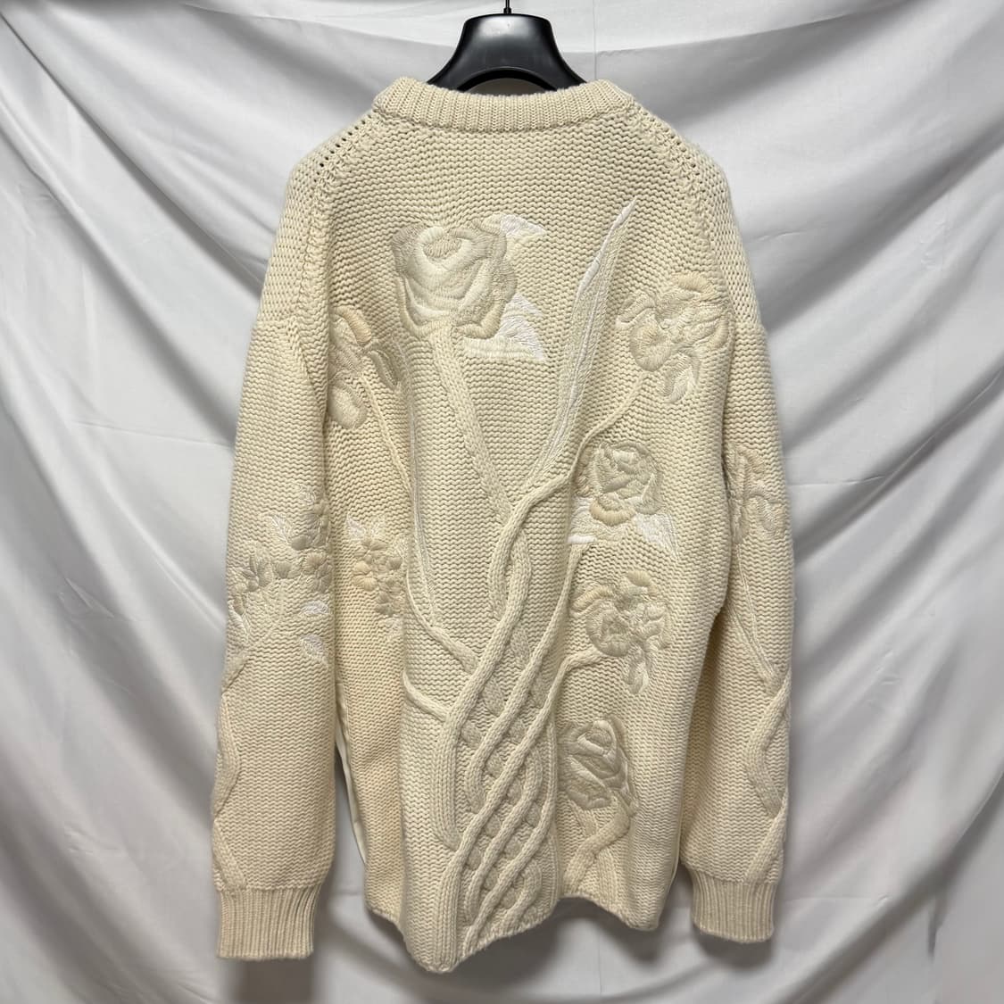 [S+급/L] 디올 플라워 자수 니트 스웨터 아이보리 상품이미지4