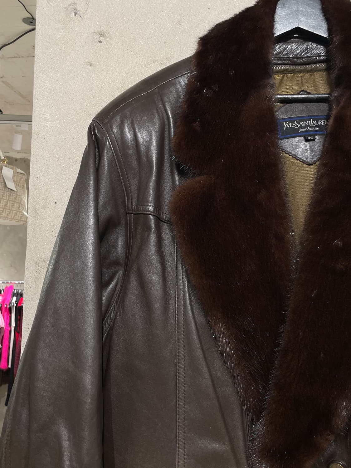 이브 생로랑 뿌르 옴므 다크 브라운 퍼 카라 고트 스킨 레더 자켓 상품이미지2