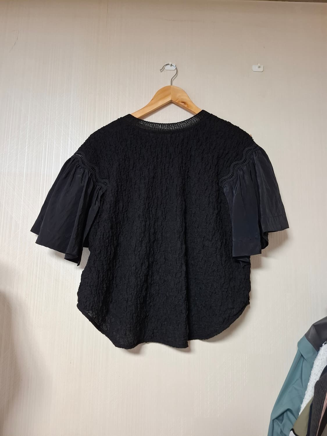 한섬 오즈세컨 엠보 크링클 블라우스  상품이미지10