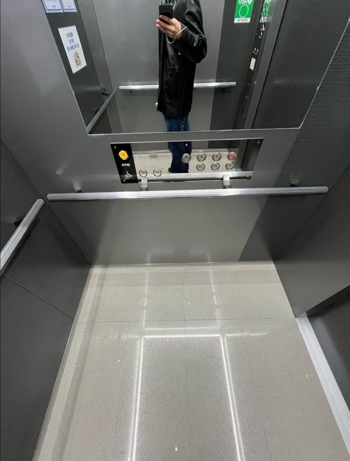 발렌시아가 레더 카코트 상품이미지3