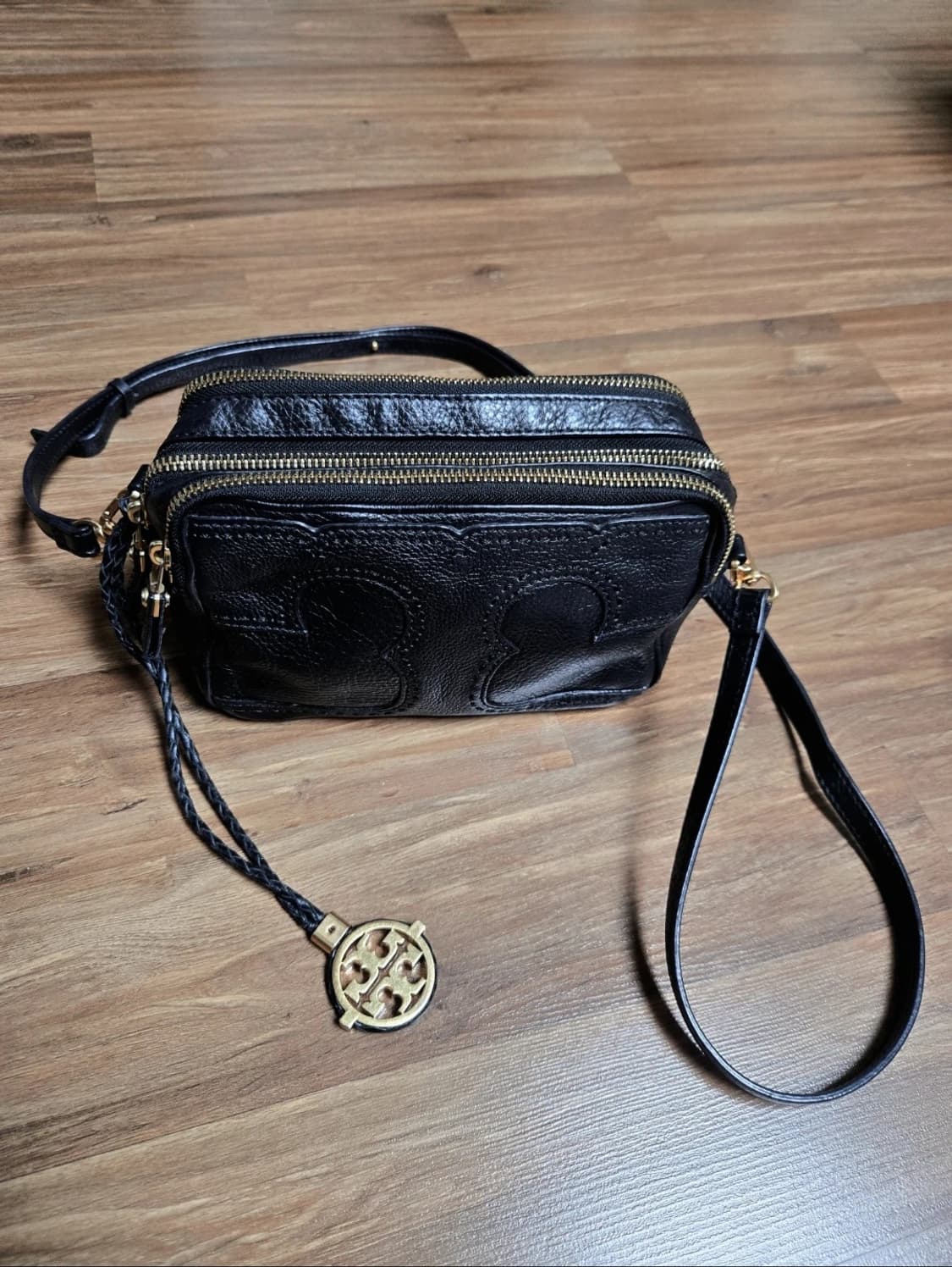 토리버치 블랙 아말리 미니 백 상품이미지1