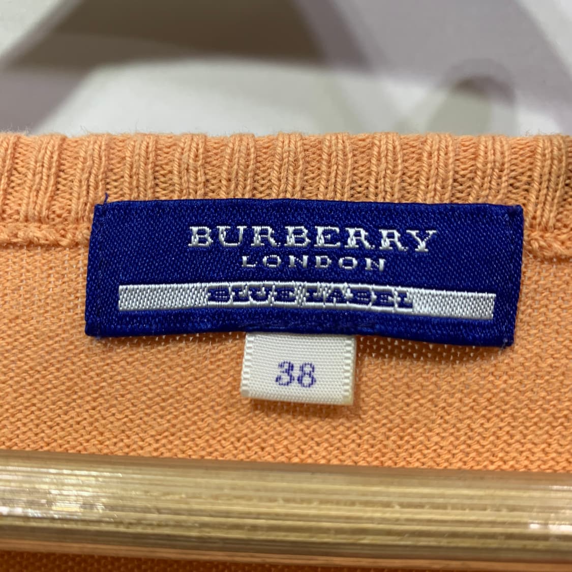 버버리 브이넥 니트 반팔 판매합니다 상품이미지4