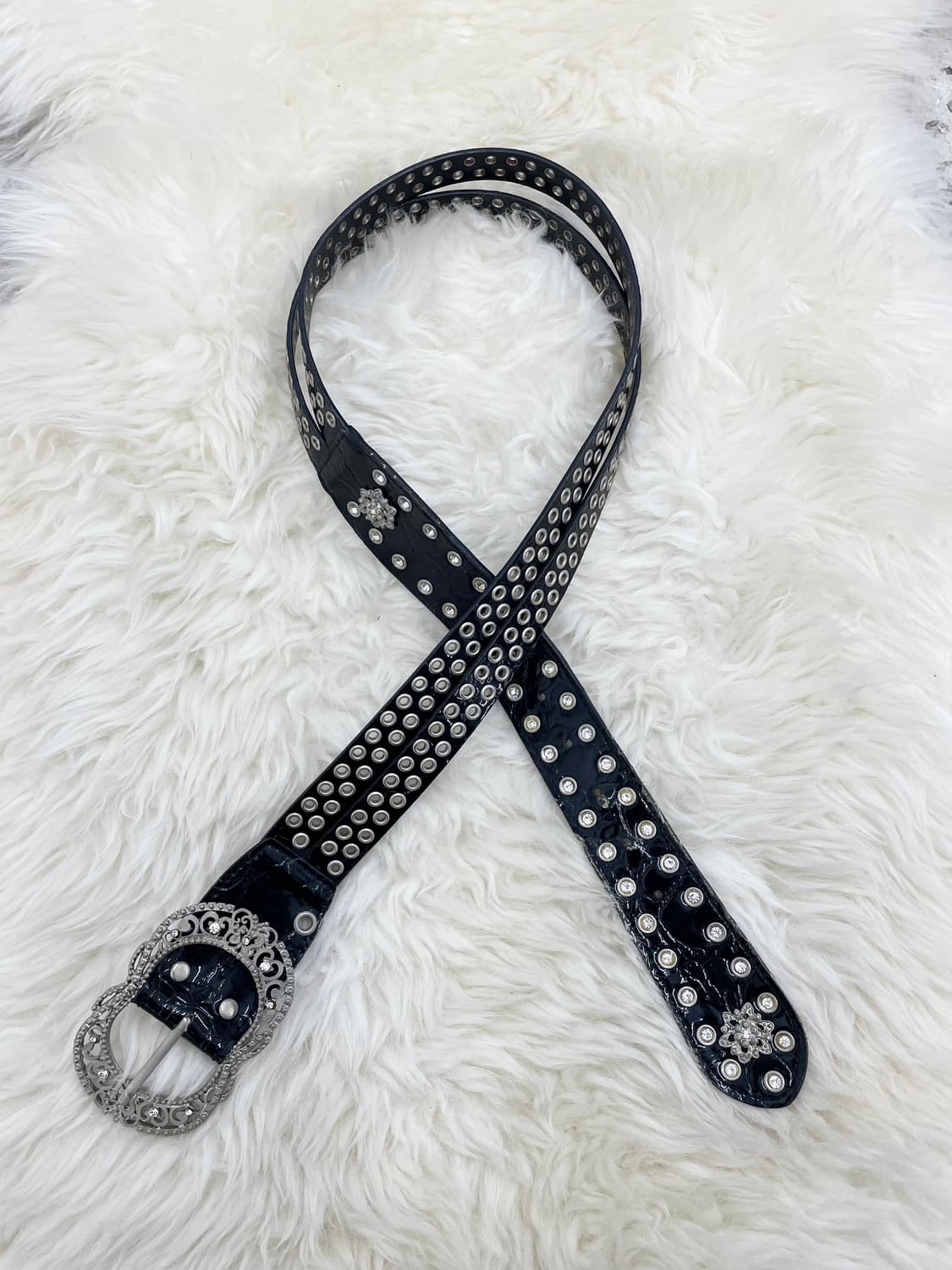 락시크 펀칭 큐빅 버클 벨트 상품이미지1