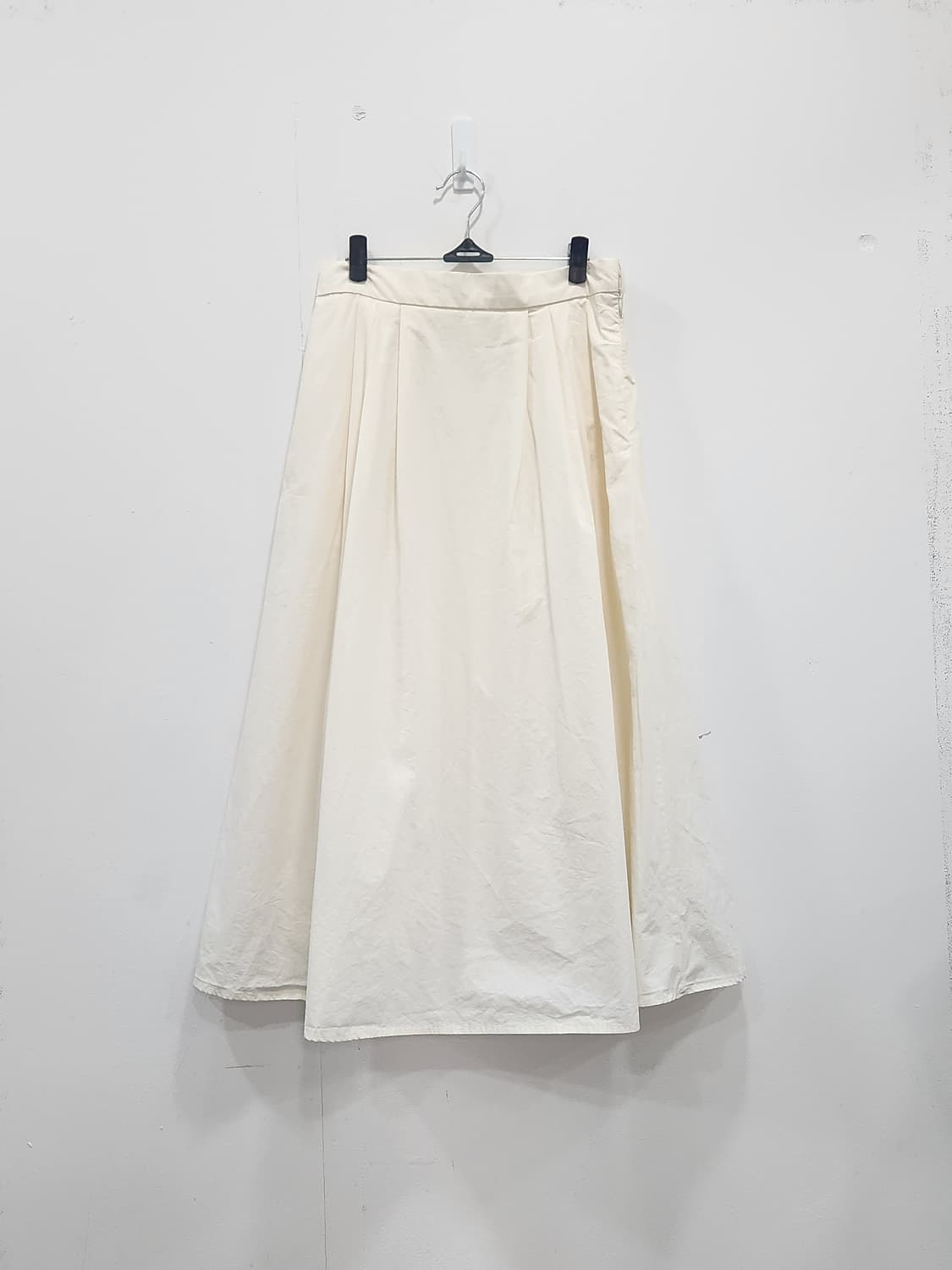 [M] 애드모어 ADDMORE 아이보리 플레어 롱 스커트 상품이미지1