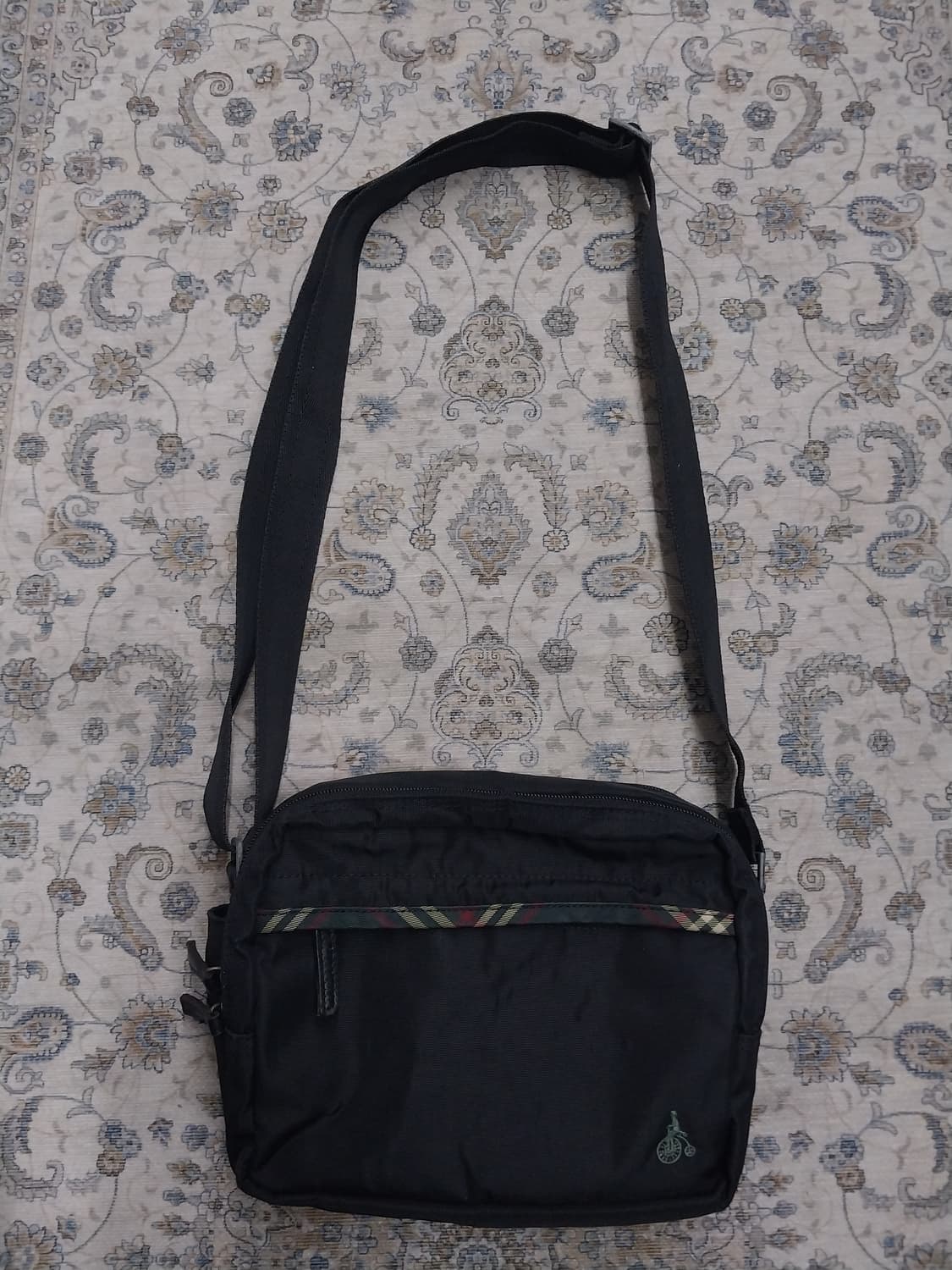 빈폴 블랙 크로스백 상품이미지1