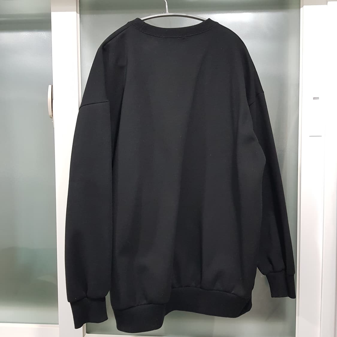 블랙 맨투맨 티셔츠 상품이미지4