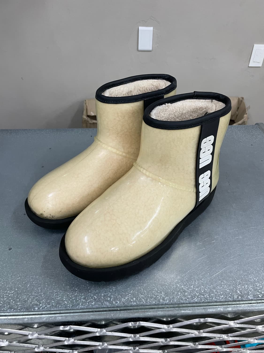 어그 클래식 클리어 부츠 240 상품이미지2