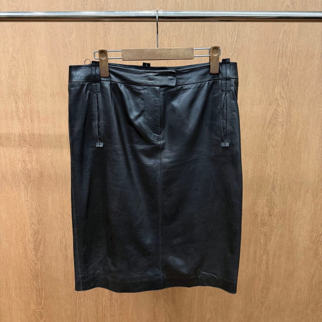 살바토레 페라가모 레더 미디 스커트 사이드 포켓 백 슬릿 디테일 브라운 상품이미지2