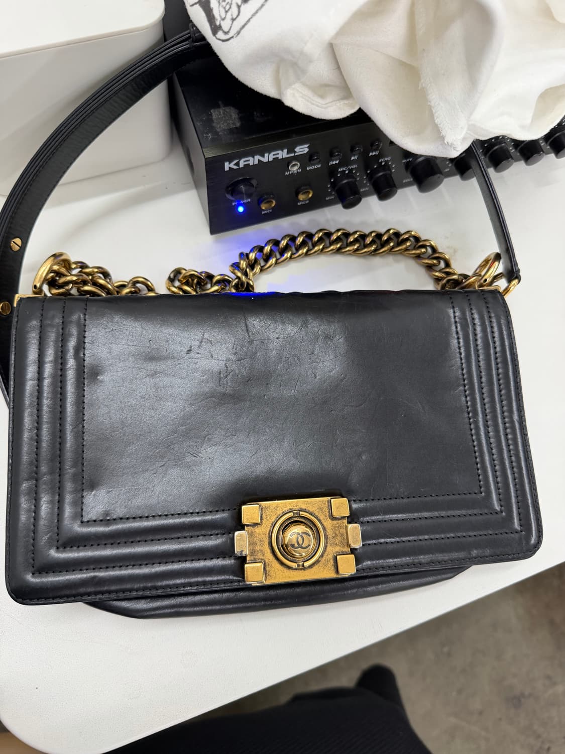 샤넬 11년 첫출시 보이백 한정판 블랙 금장 숄더백 상품이미지1