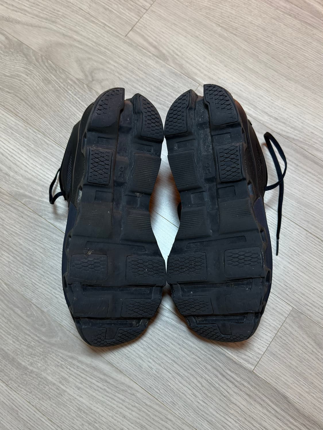 온 러닝 x 포스트 아카이브 팩션 블랙 280 상품이미지2