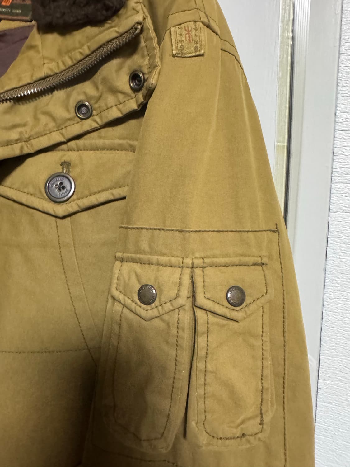 써스데이아일랜드 남성 카키색 덕다운 점퍼 100 상품이미지7