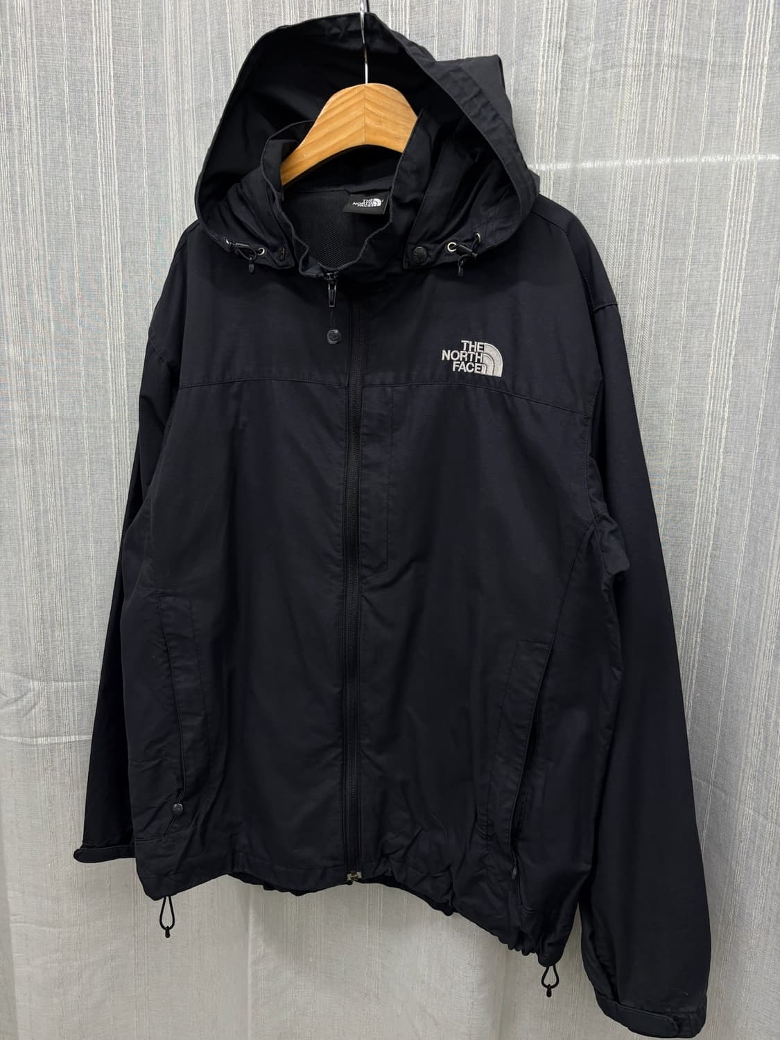 고프코어 노스페이스 올블랙 탈착 바람막이 Size: 100 상품이미지1