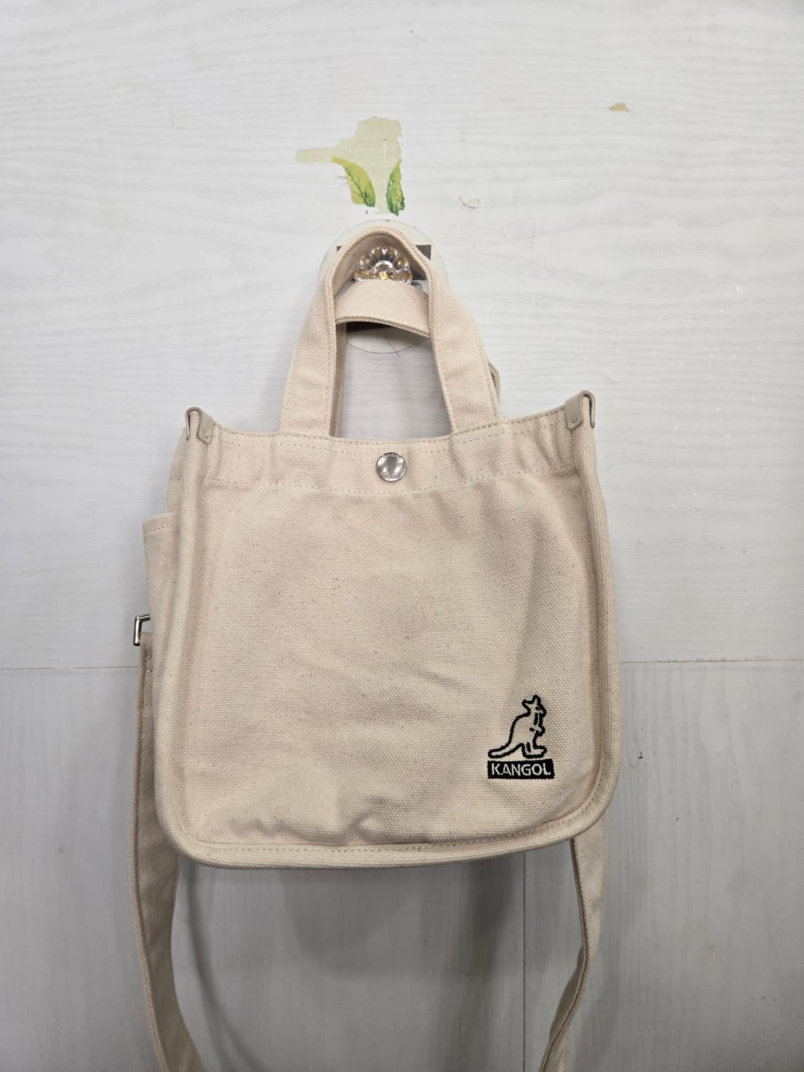 KANGOL 캉골 크로스백! 깔끔한 디자인! 크로스끈도 있습니다~ 상품이미지1