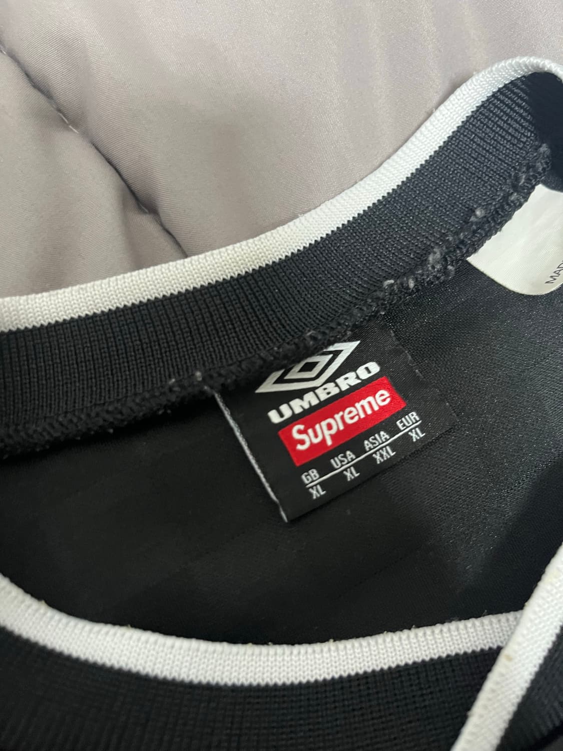 슈프림 엄브로 사커 저지 상품이미지4