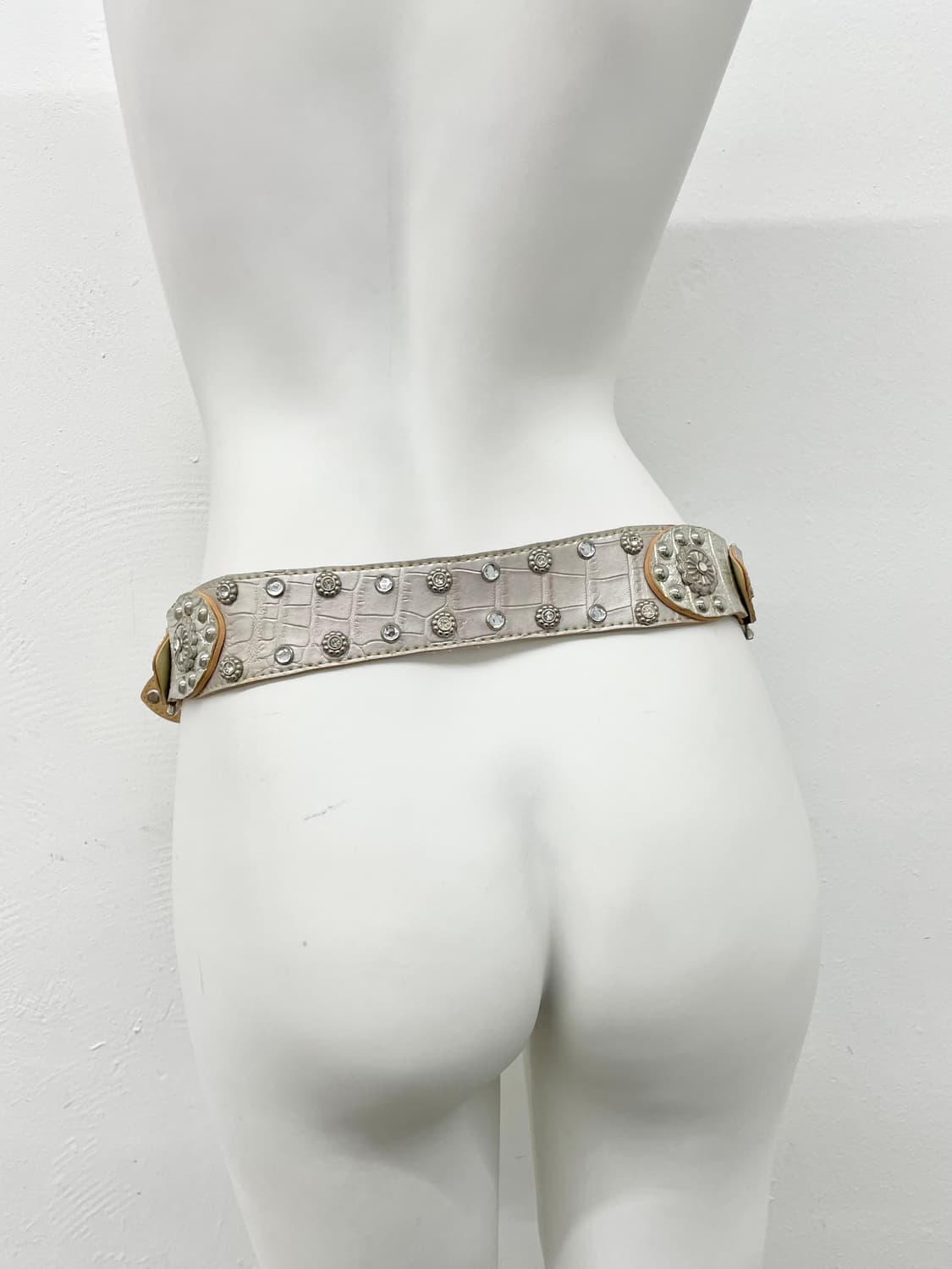 페어리 큐빅 절개 디테일 펀칭 버클 벨트 상품이미지6
