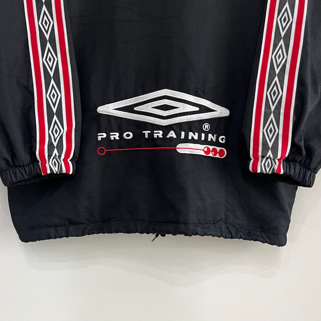 엄브로 00s 사이드라인 빅로고 바람막이 점퍼 상품이미지6