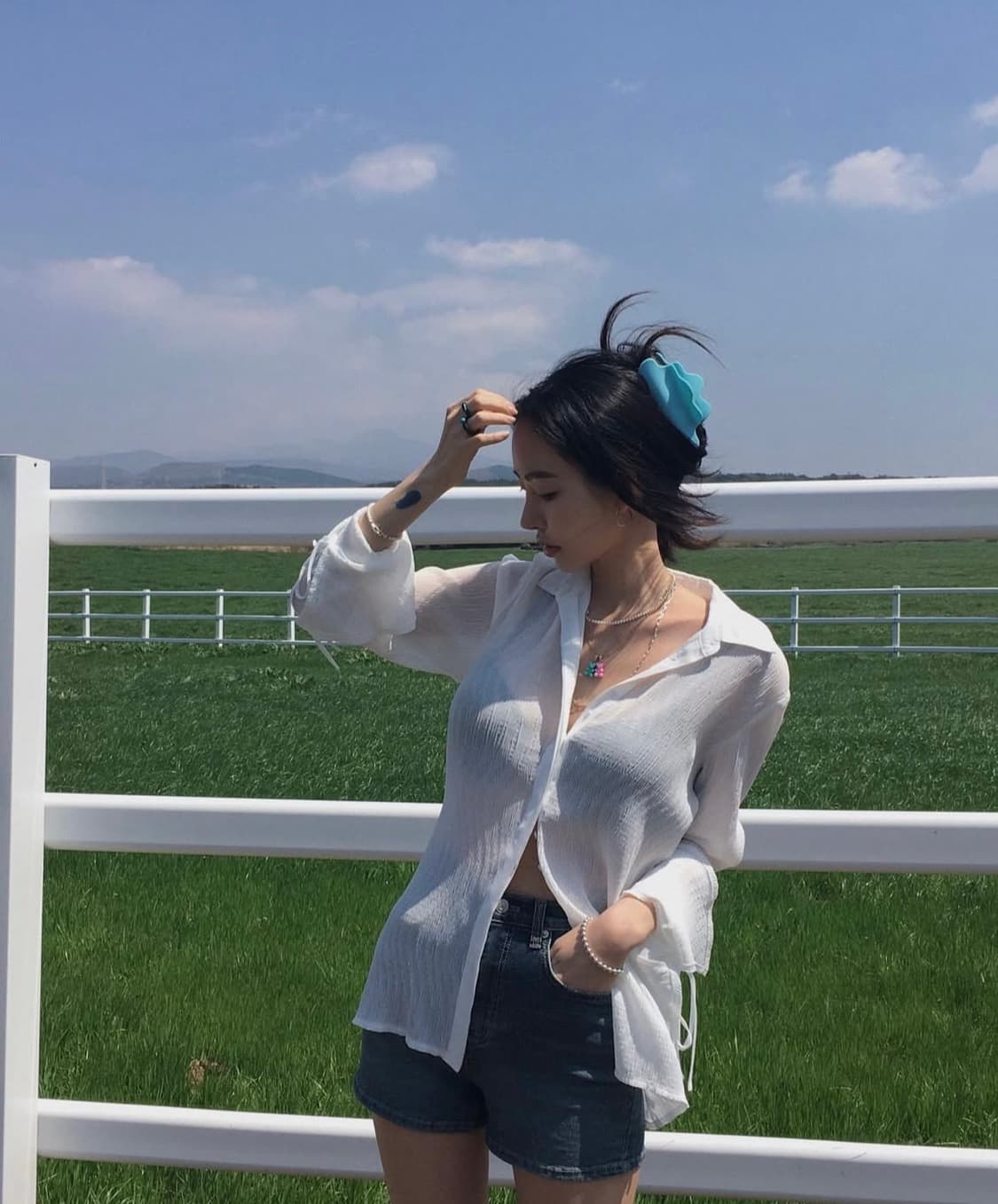 [새상품]페일제이드 스완 블라우스 화이트 프릴 블라우스 상품이미지3