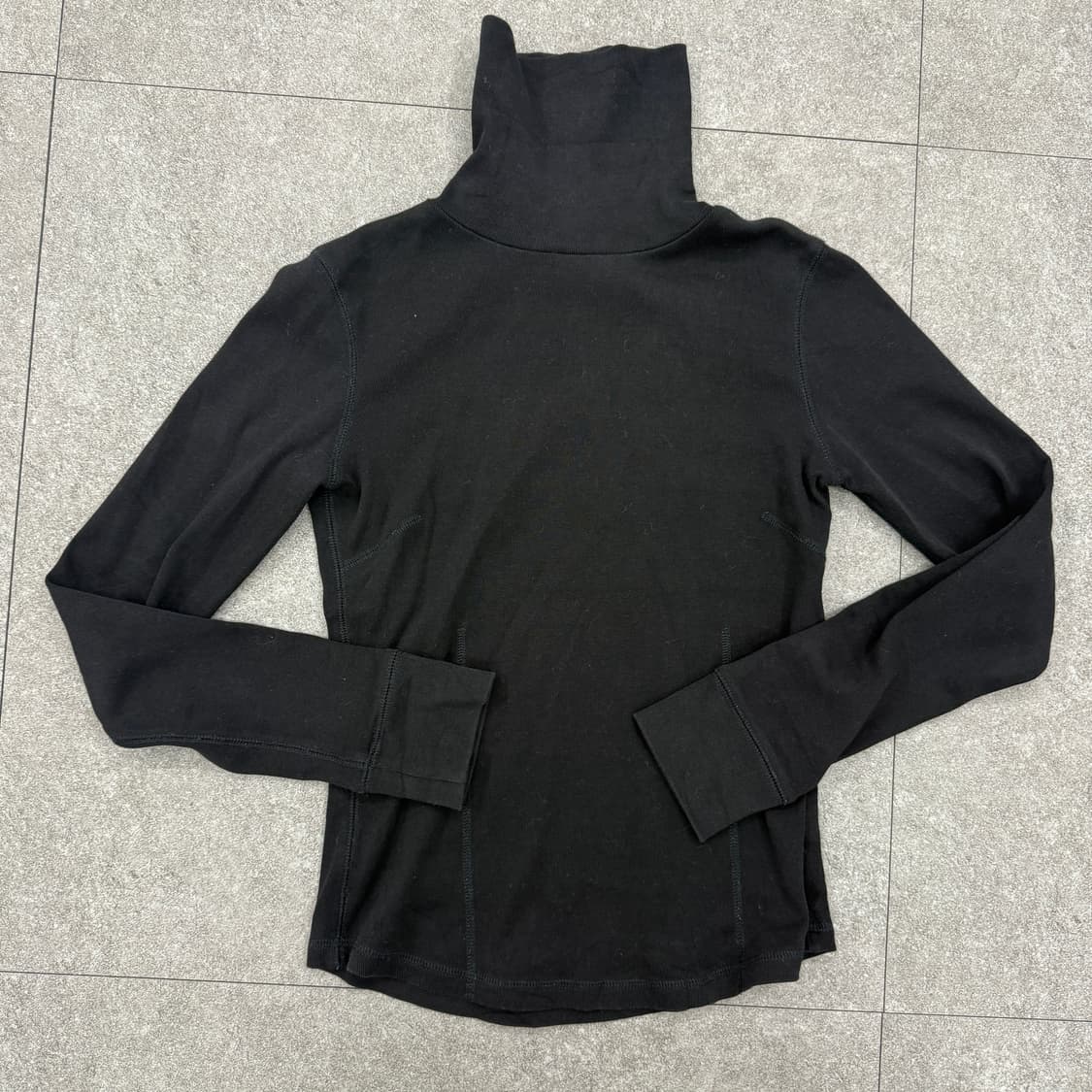 GAP 블랙 목폴라 니트 상품이미지4