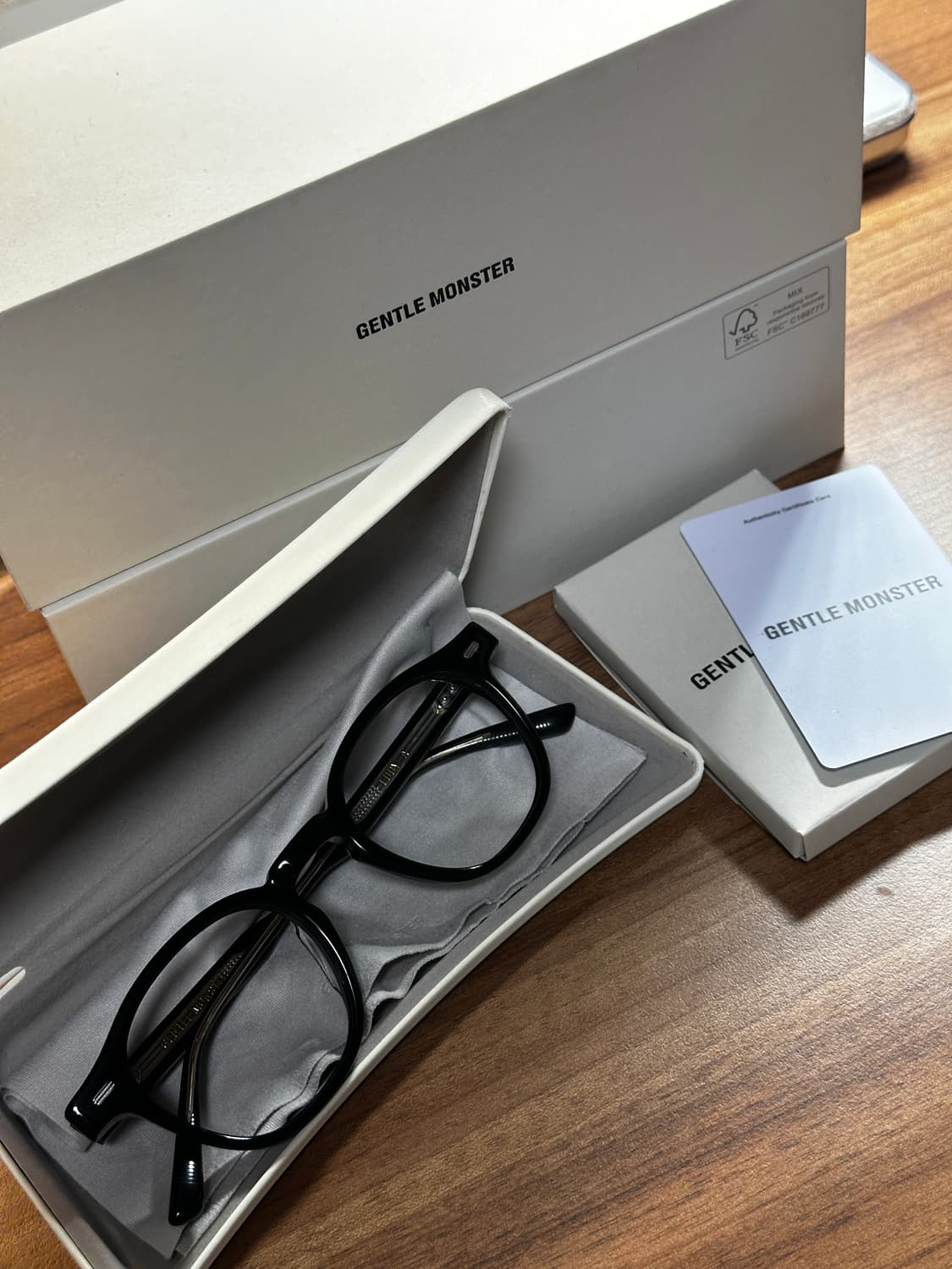 젠틀몬스터 EDDY A - 01 상품이미지1