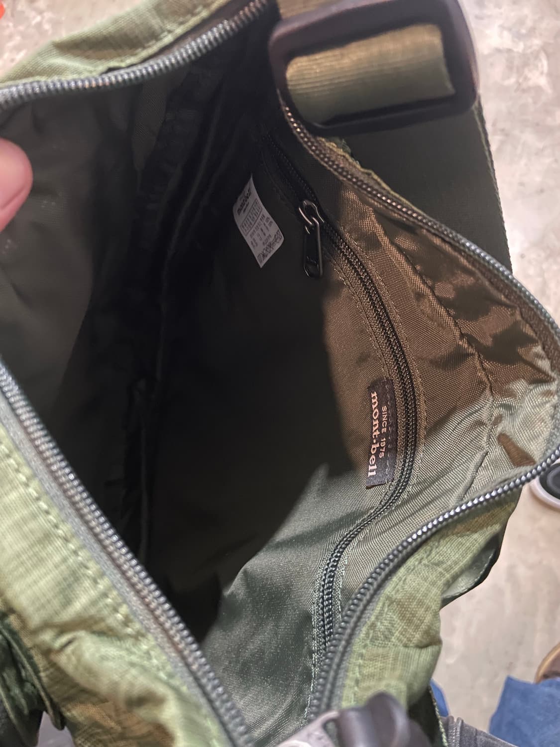 몽벨 카키 크로스백 상품이미지6