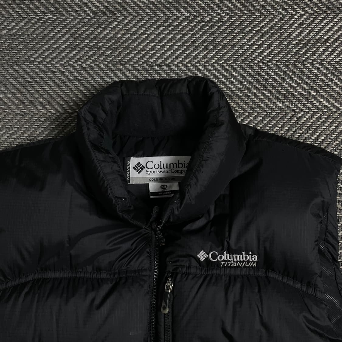 컬럼비아 USA 티타늄 투웨이 구스다운 베스트 블랙o 4880 상품이미지5