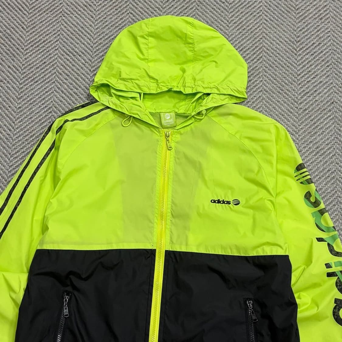 아디다스 네온 배색 바람막이  v1772 상품이미지3