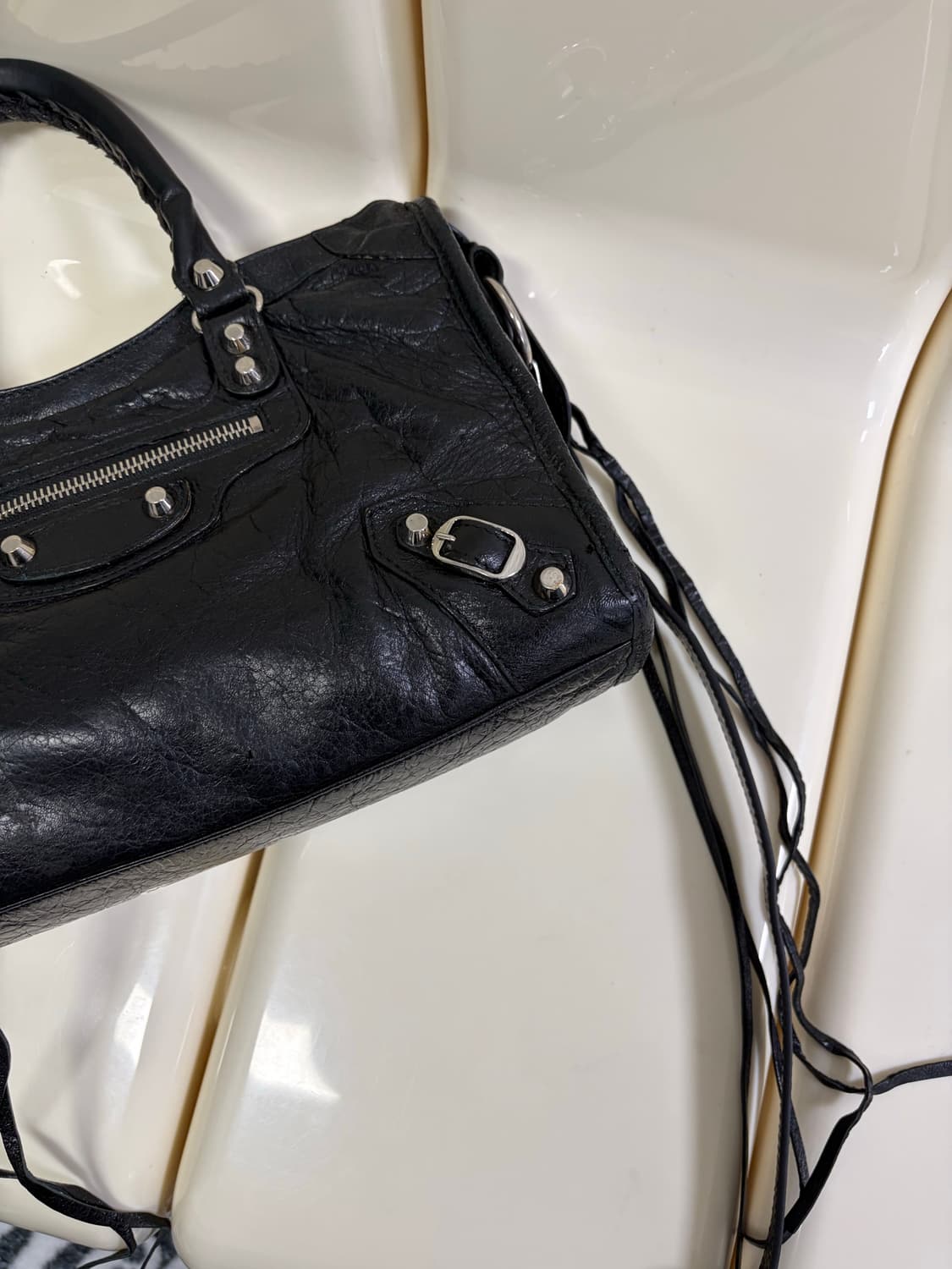 [A 정품] 발렌시아가 시티 모터백 스몰 블랙 상품이미지2