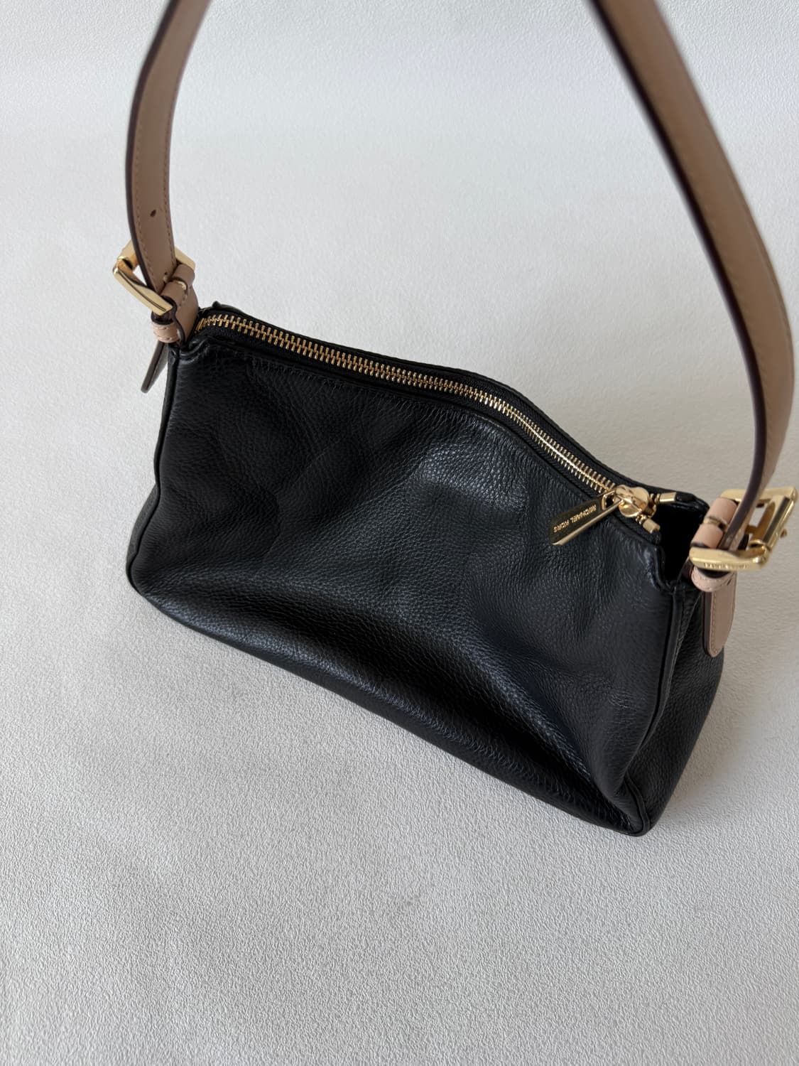 마이클코어스(MICHAEL KORS) 레더 숄더백 상품이미지4