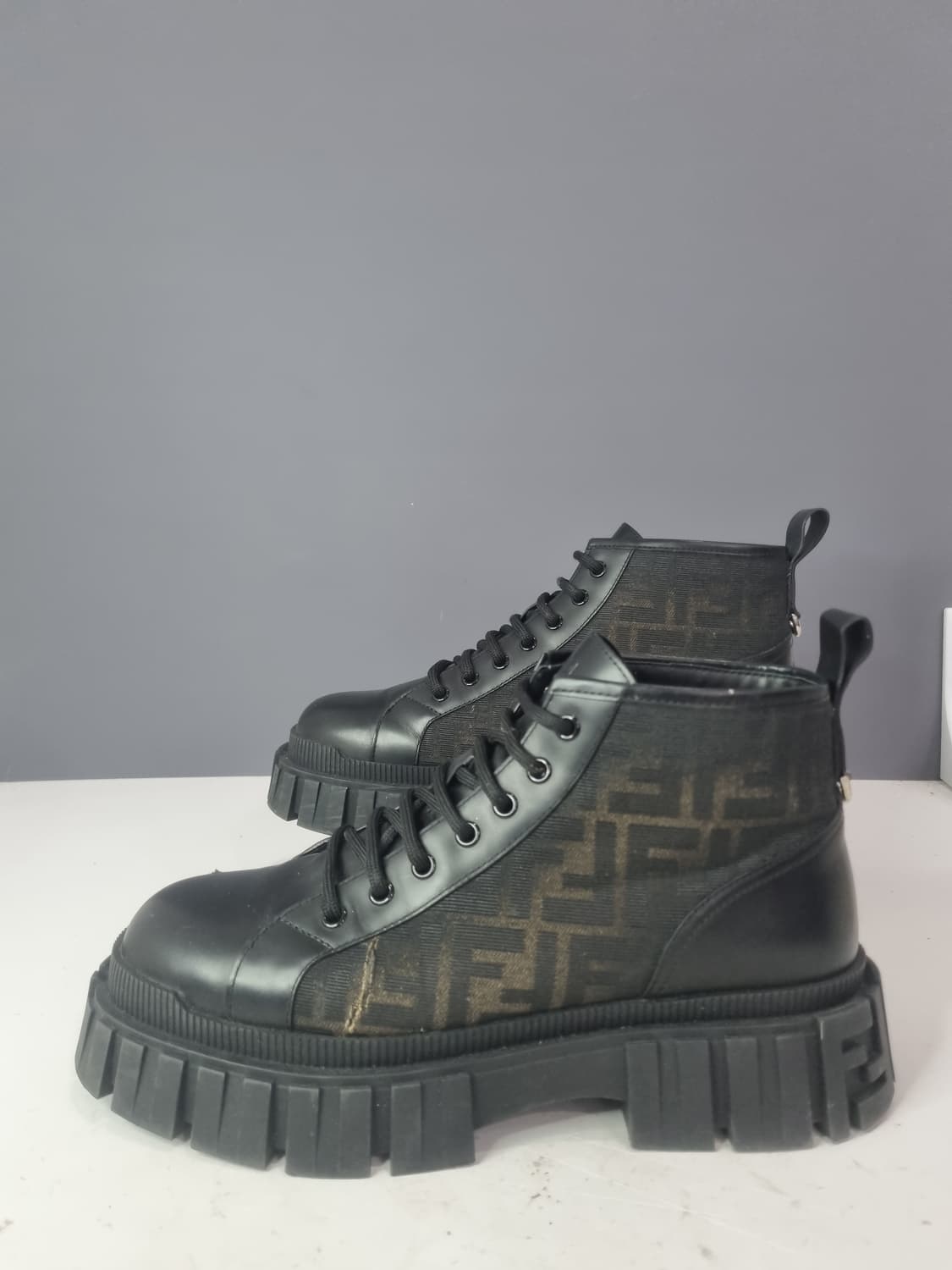 7 펜디 포스 하이 바이커부츠 상품이미지2